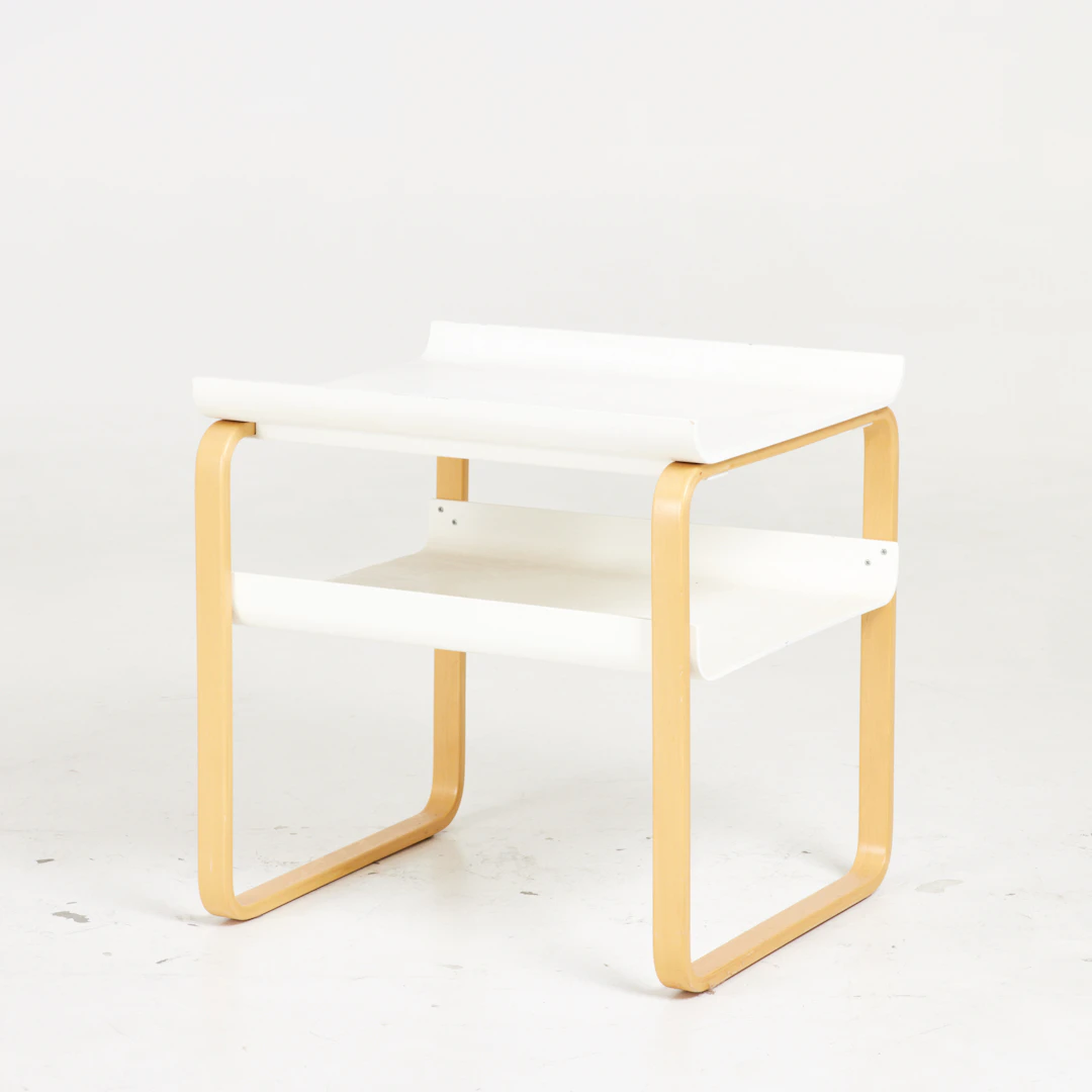 ALVAR AALTO. Sidobord, modell 75/915, vitlackerat, Artek, etikettmärkt