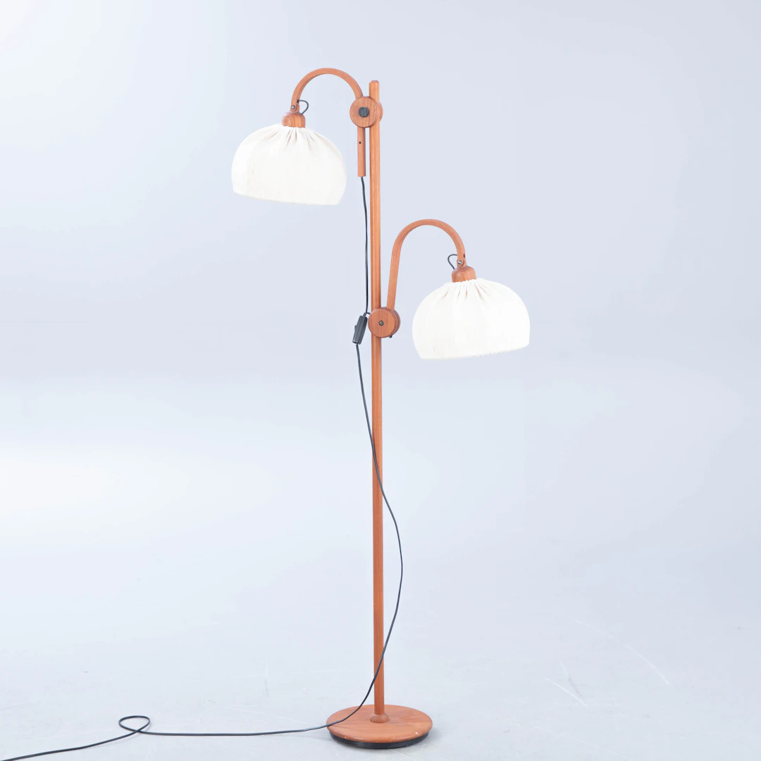 Domus, Stehlampe aus Teak, Dänemark.