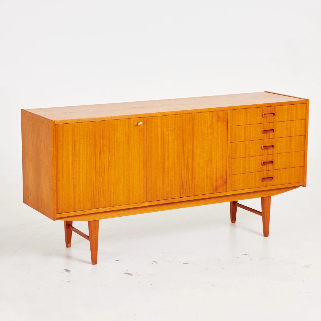 SIDEBOARD, teak, med utdragslådor samt pardörrar med bakomliggande