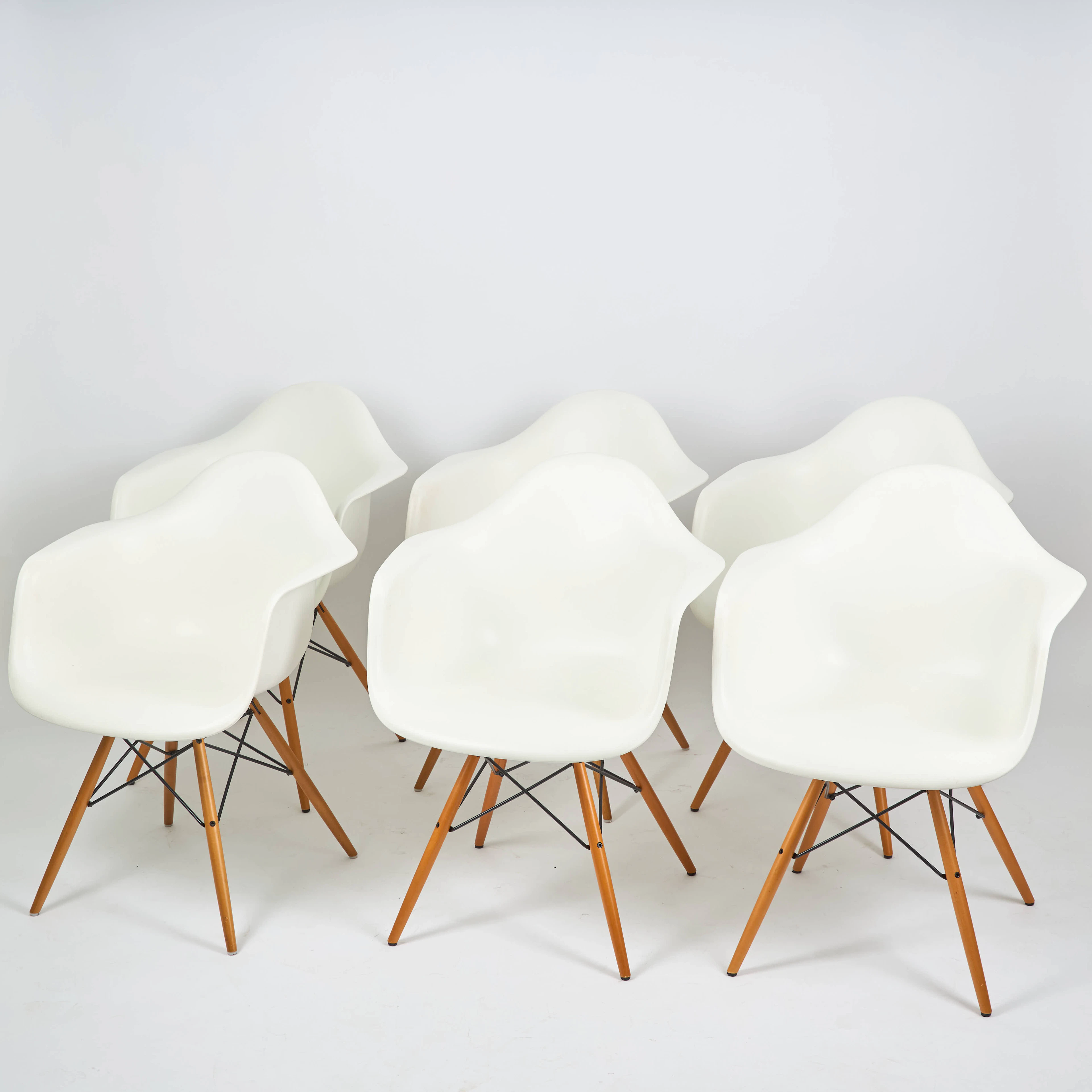 CHARLES & RAY EAMES. Karmstolar, 6 st. "DAW", för Vitra, ursprungligen