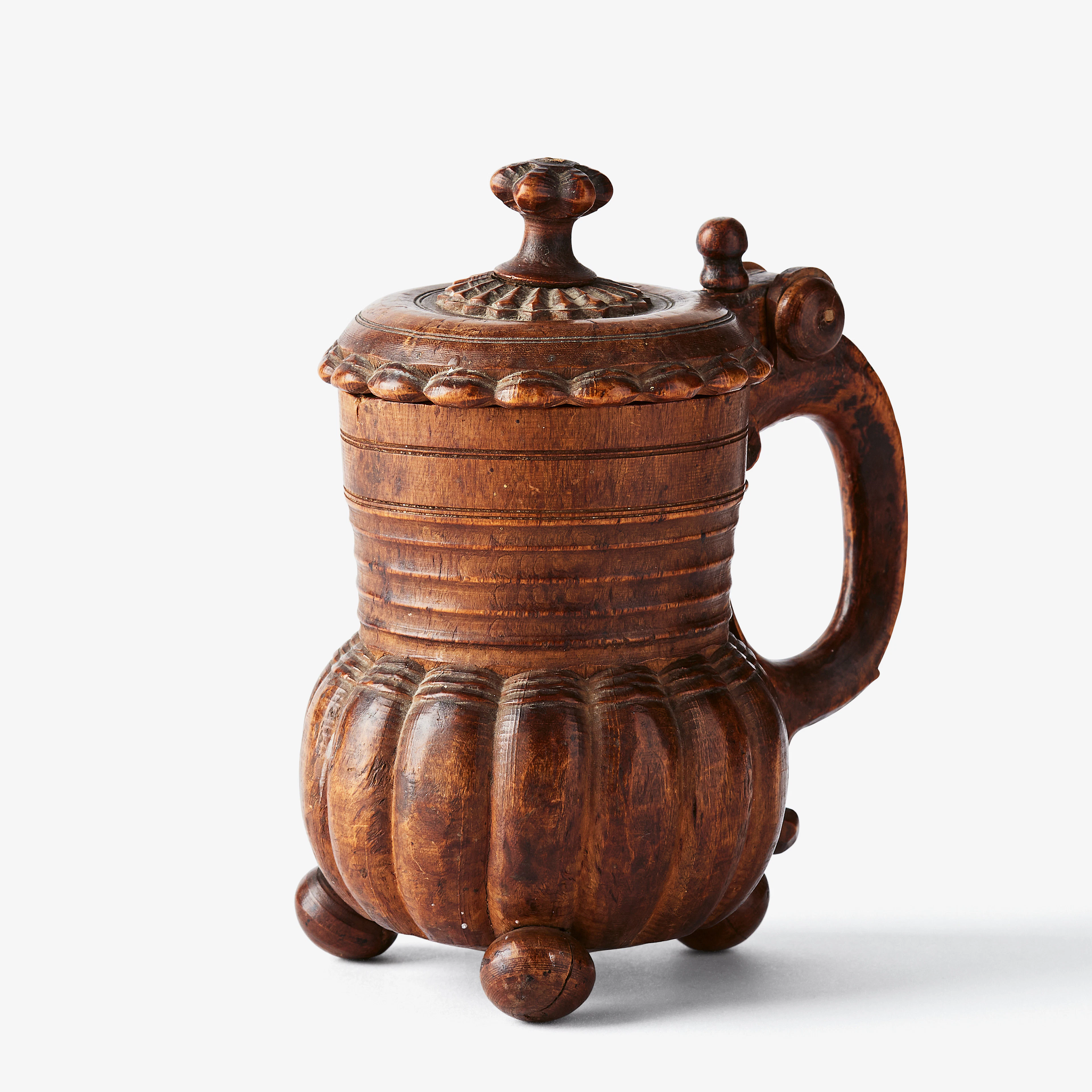 DRYCKESKANNA, barock, Sverige 1700-tal, konstsvarvad och skuren masurbjörk.