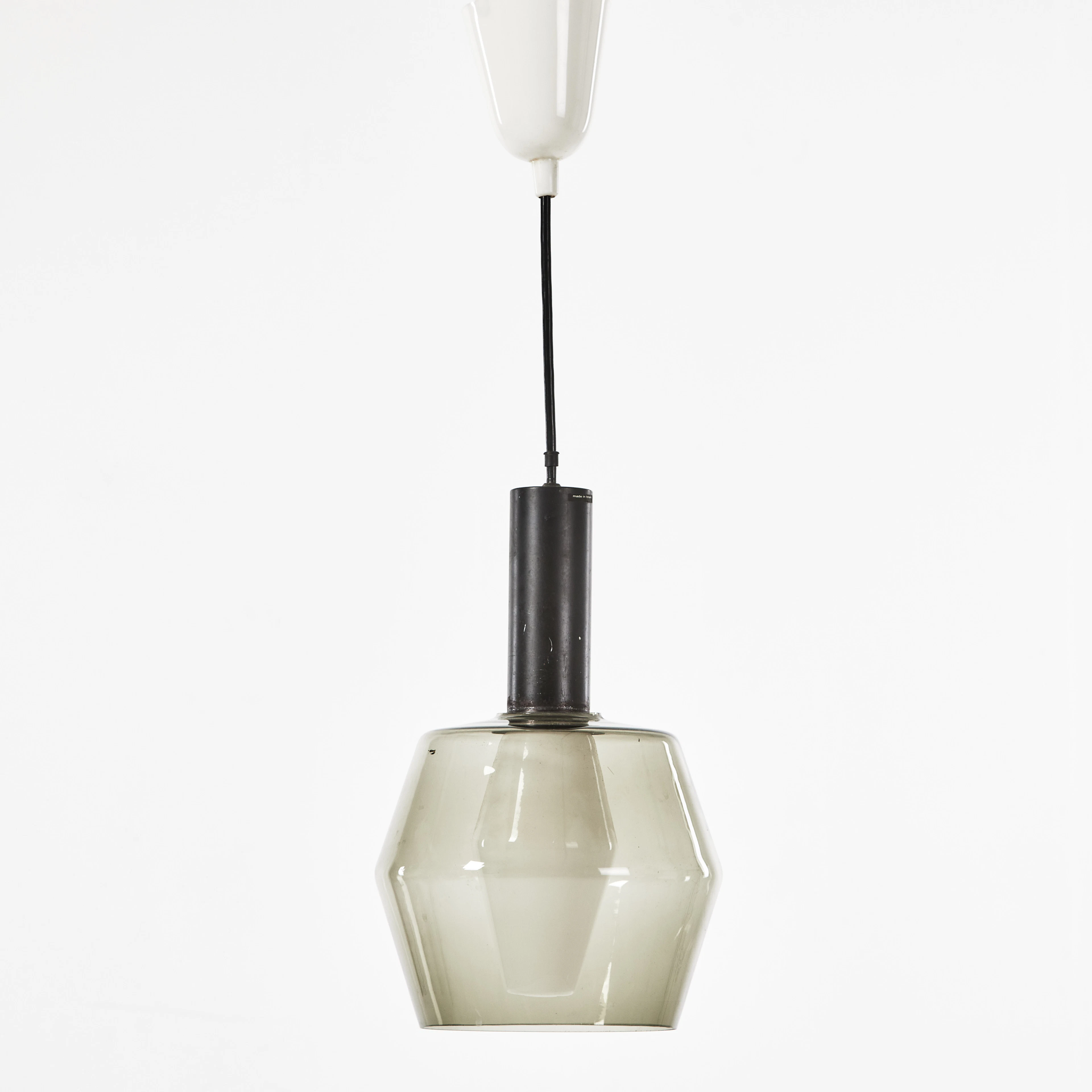 TAPIO WIRKKALA. Taklampa, Idman, Finland, 1960-tal, kupa i röktonat glas.