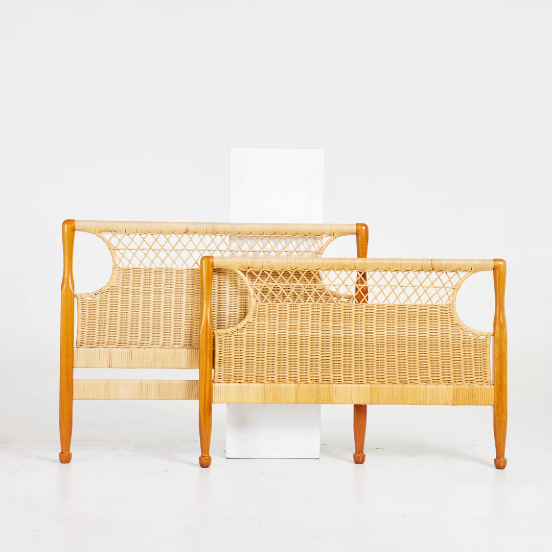 JOSEF FRANK. Sänggavlar, 2 st, modell 960, mahogny samt flätad rotting.
