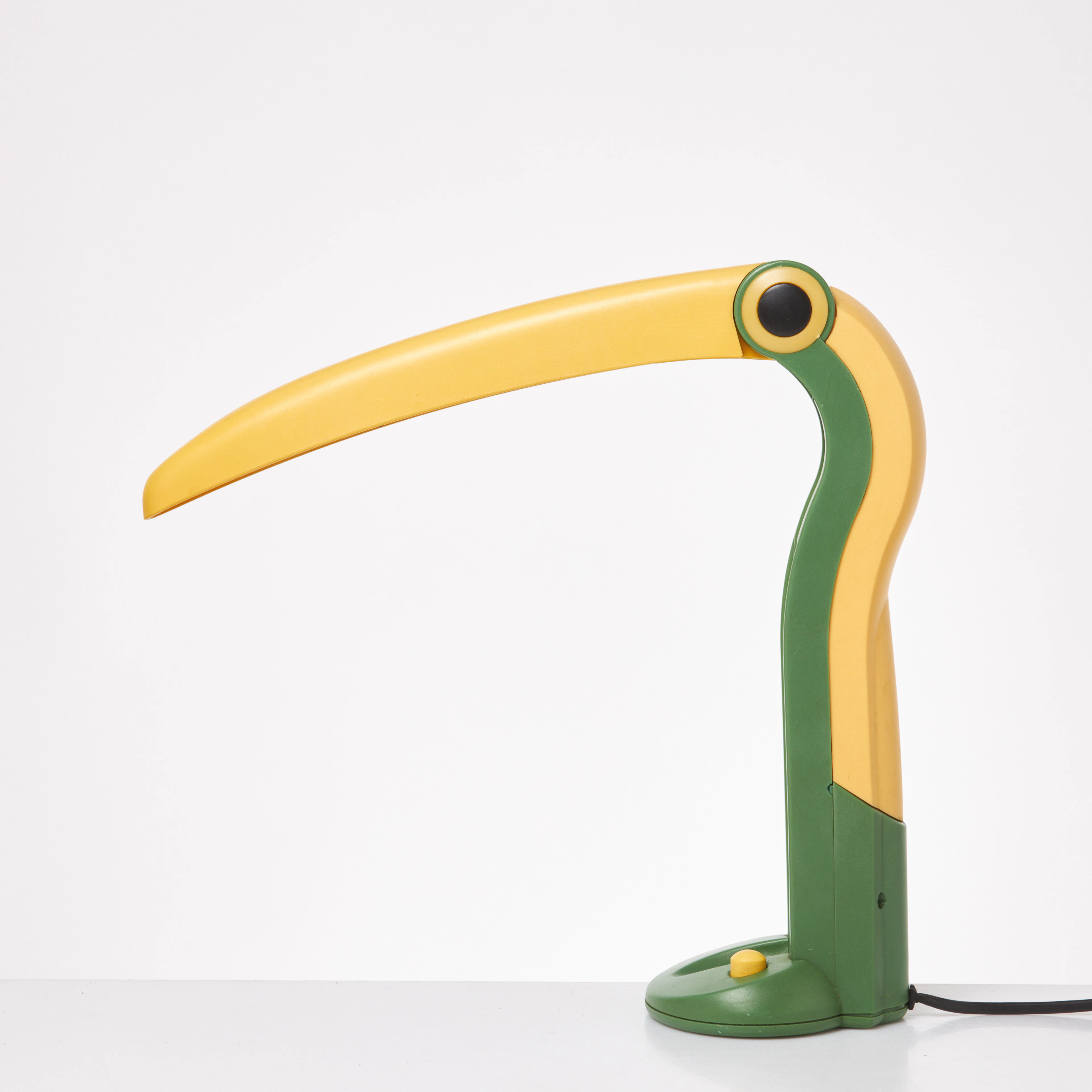 BORDSLAMPA. "Toucan Lamp", H. T. Huang, i form av pelikan, 1980-tal