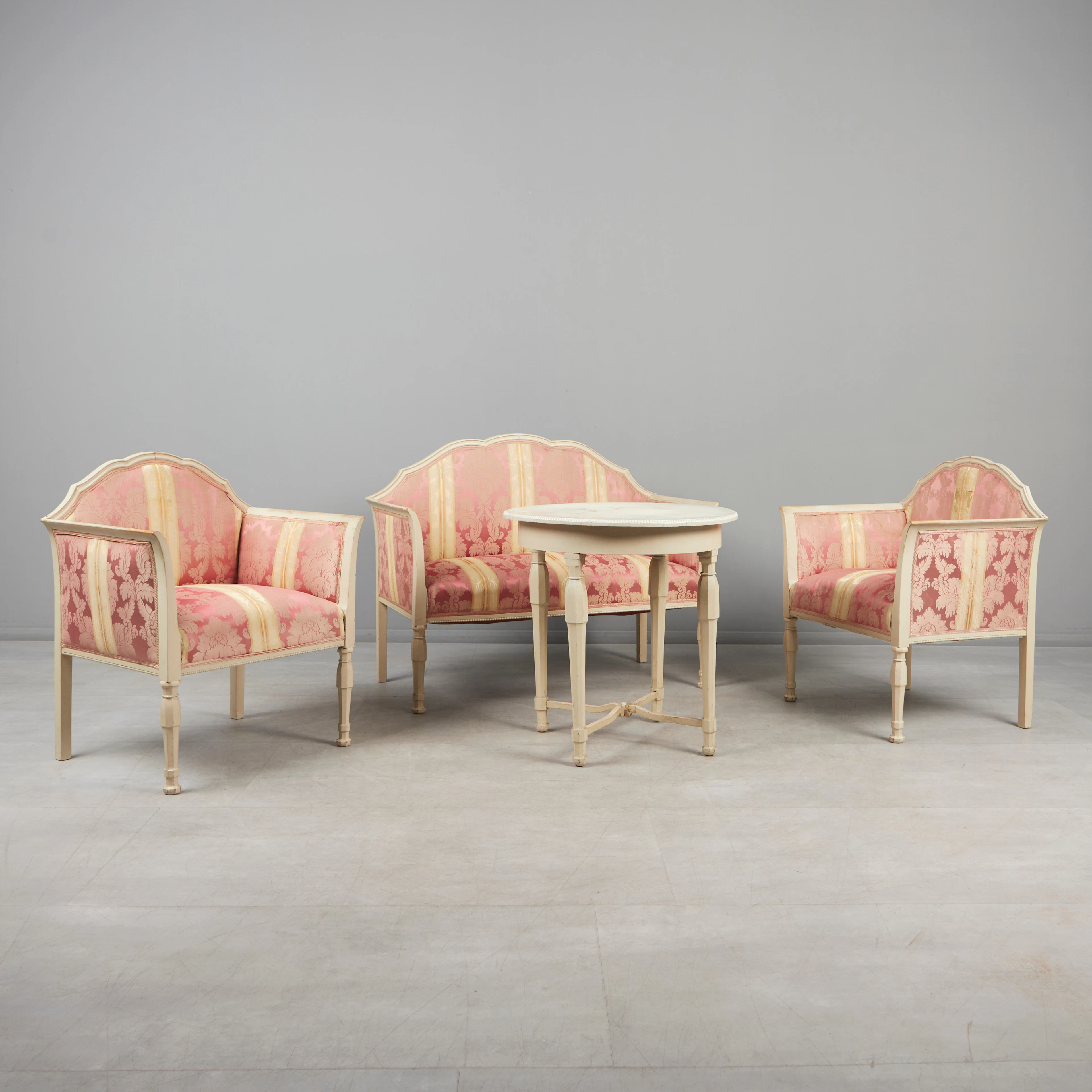 BIEDERMEIER Sitzgruppe, Sofa, 2 Sessel, Tisch, Holz, Textil, 20. Jahrhundert.