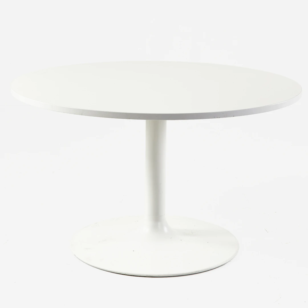 JOHANSSON DESIGN. Bord "Venus", pelarfot med skiva av laminat.