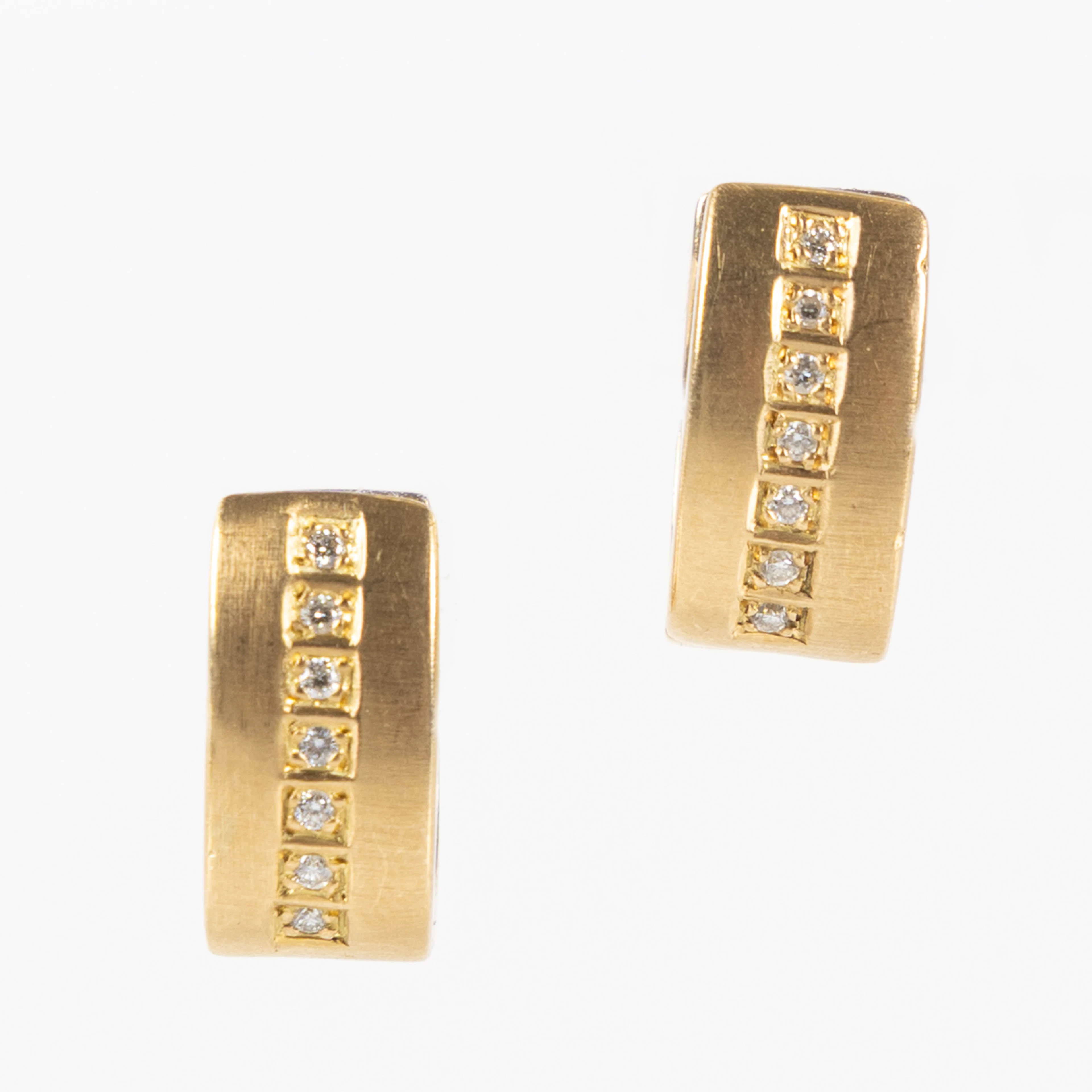 ÖRHÄNGEN, 18K guld med briljantslipade diamanter.