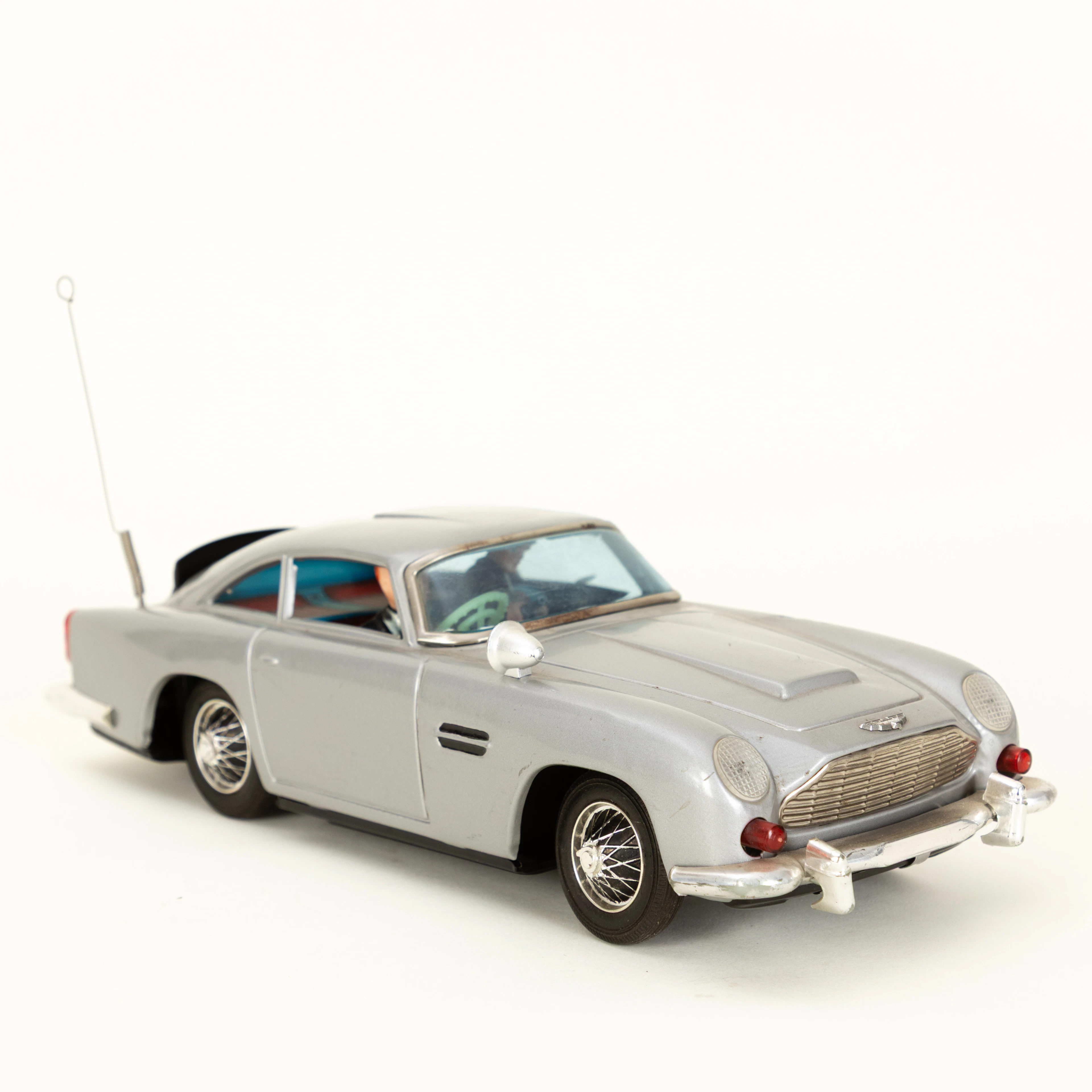 GILBERT. JAMES BOND'S ASTON-MARTIN Battery Operated, 1950-1960er Jahre.