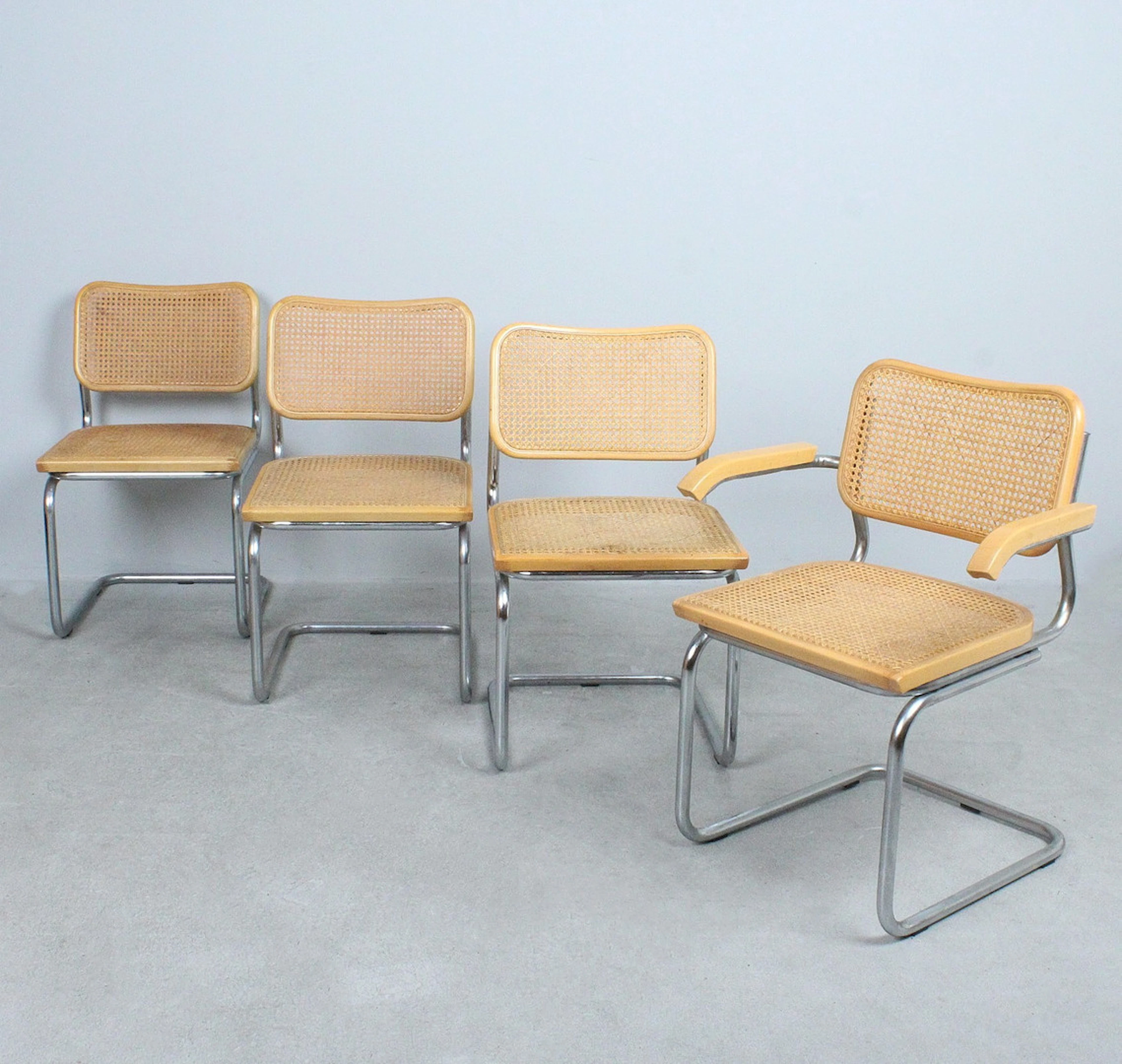 Set Freischwinger / Esszimmerstühle, Wiener Geflecht, Italien, 1980er Jahre.