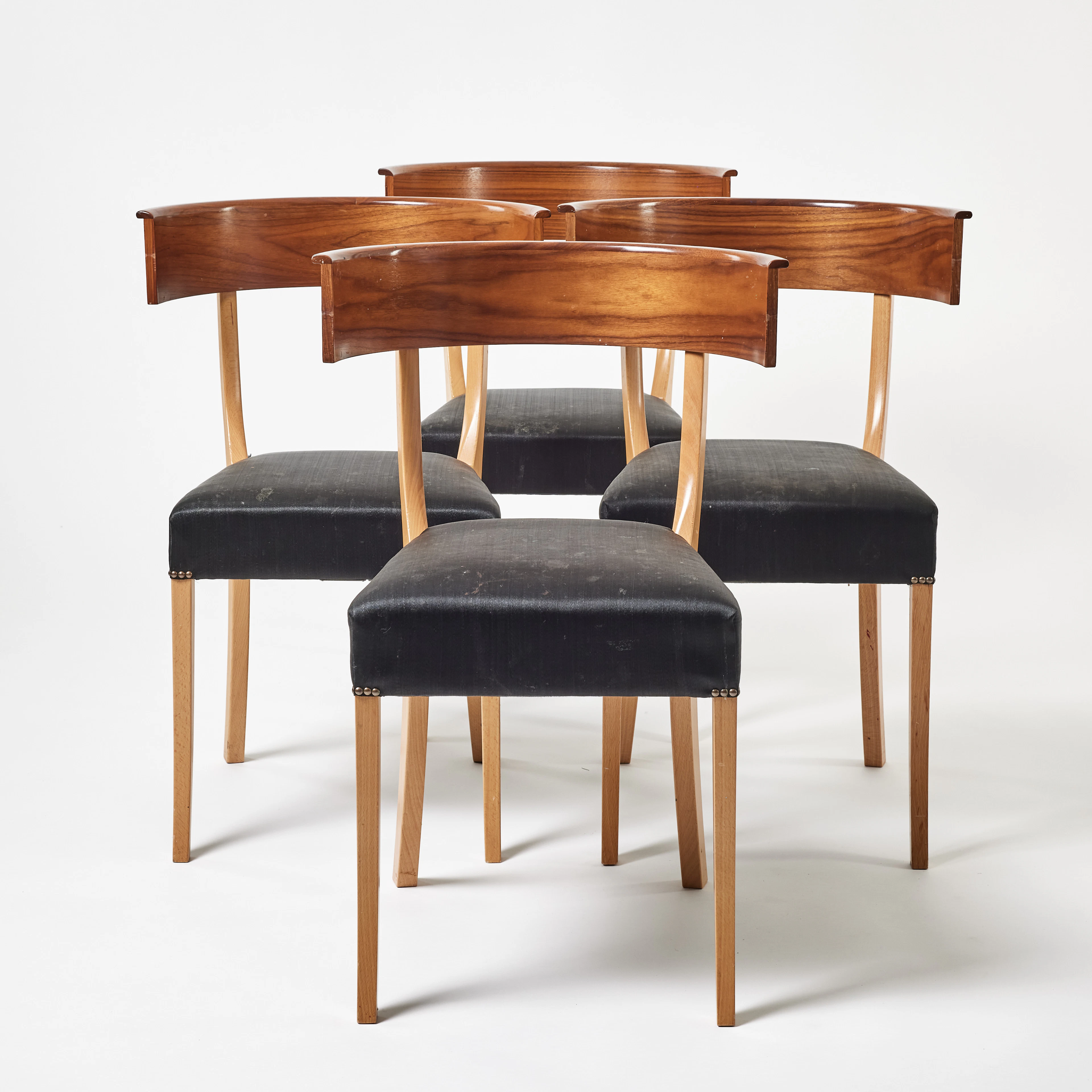 JOSEF FRANK. Stolar, 4 st, modell 300, sitsar klädda i svart tagel.