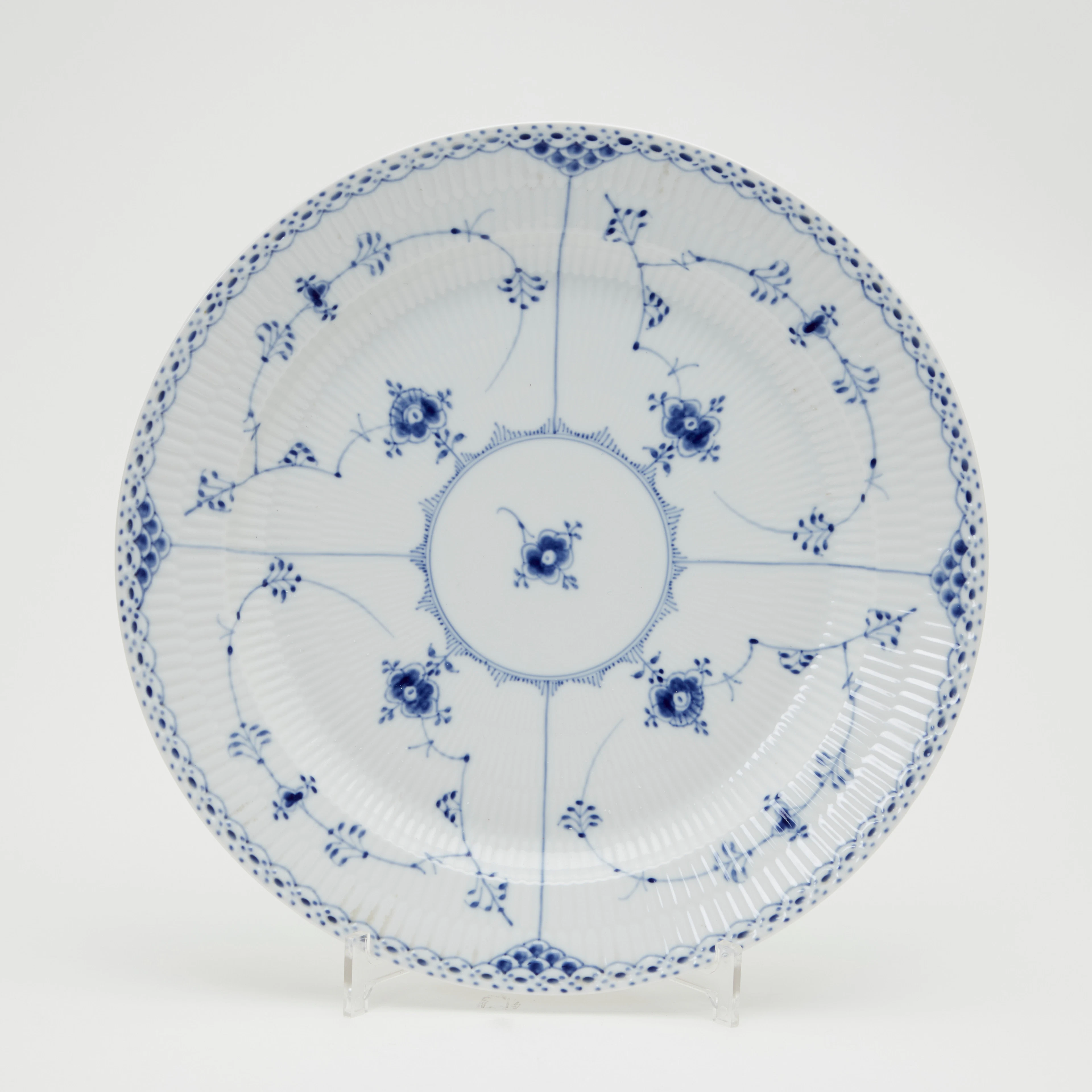 ROYAL COPENHAGEN, Schale, Dekor 'Musselmalet Halbspitze', Porzellan