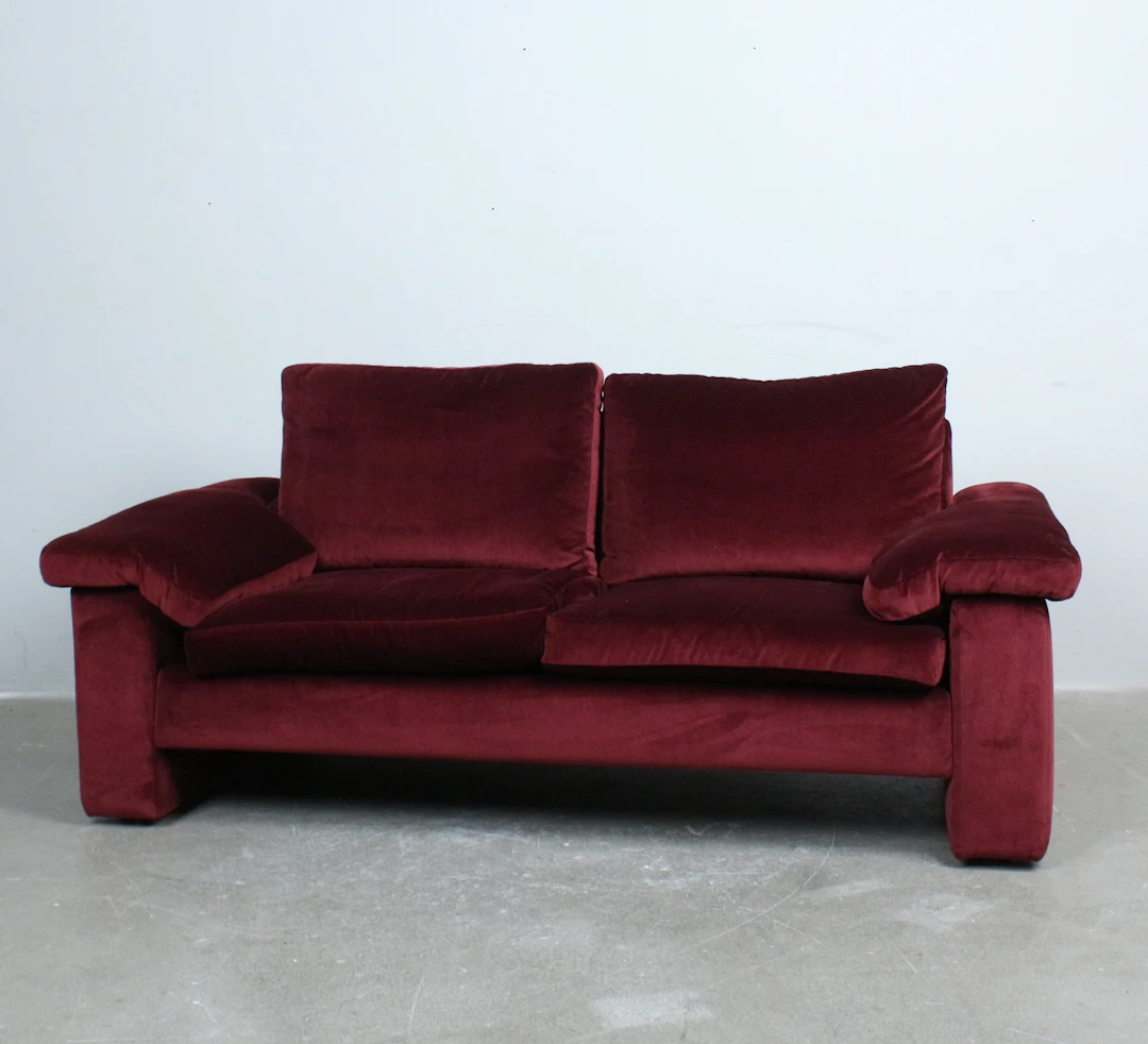 COR. Sofa / Zweisitzer, Modell "Conseta", Samt, Deutschland.