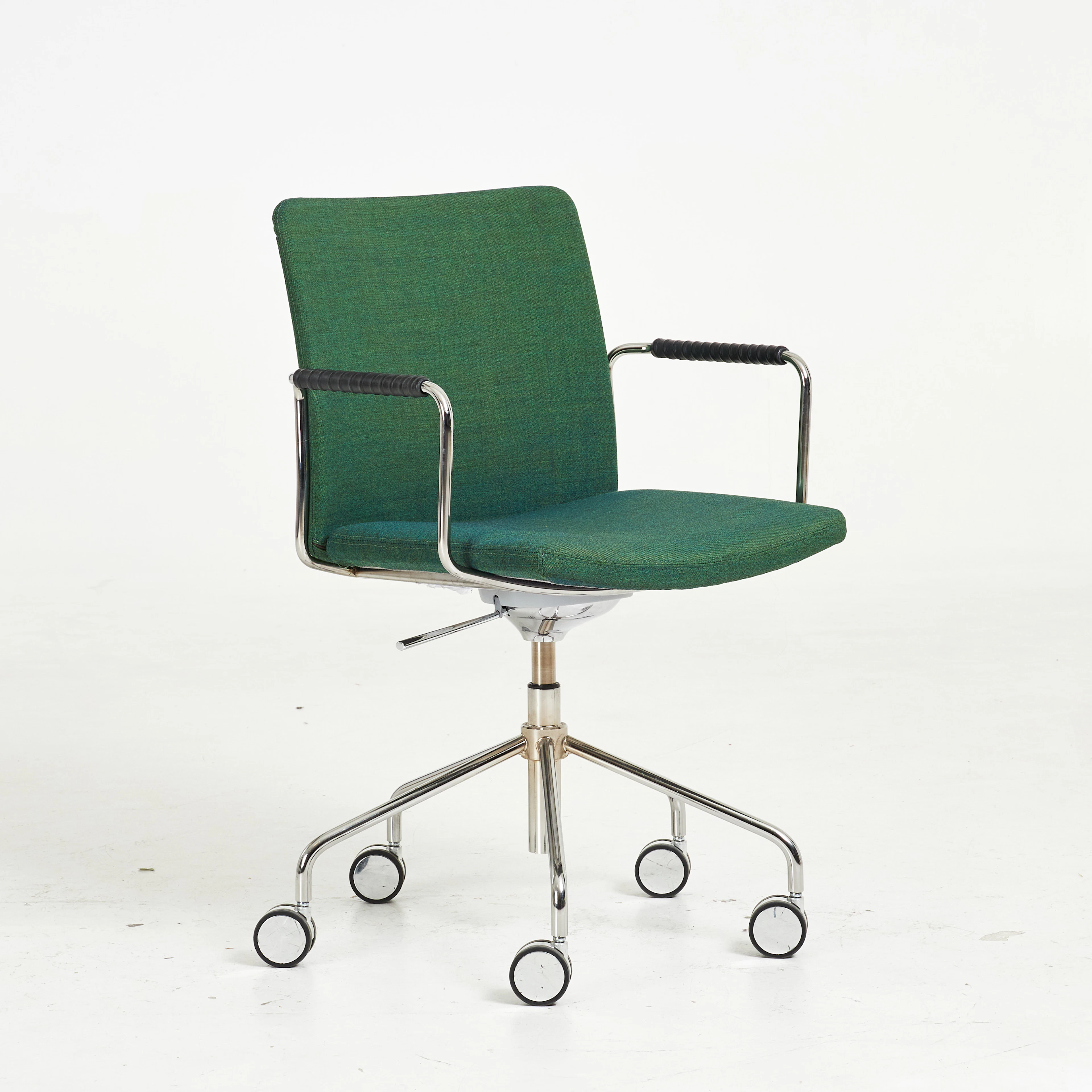 BROBERG & RIDDERSTRÅLE. Kontorsstol, "Stella" för Swedese, kromad