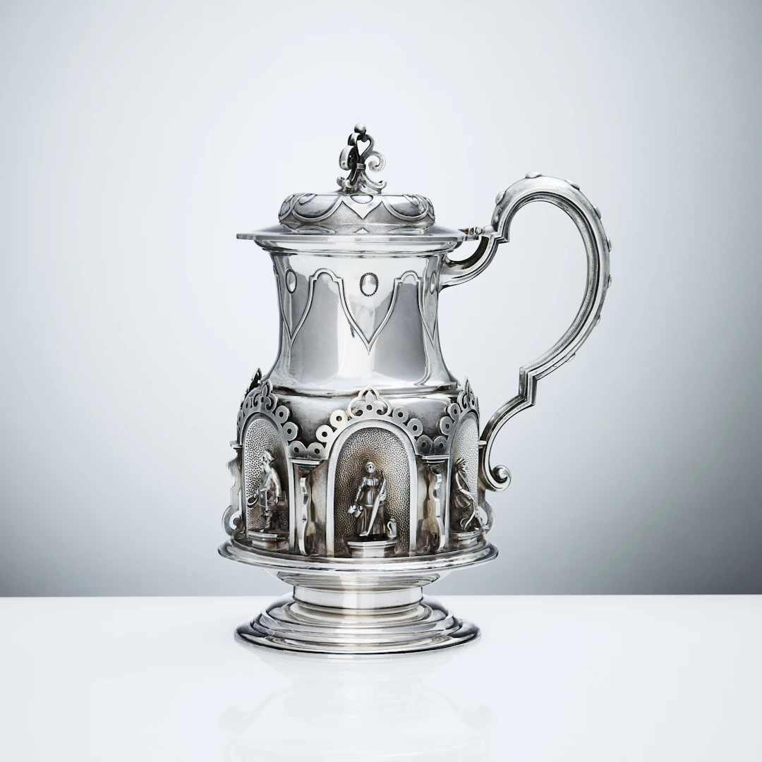 IKOLS & PLINKE. Dryckeskanna, silver, S:t Petersburg 1862. Hovleverantörmärke.