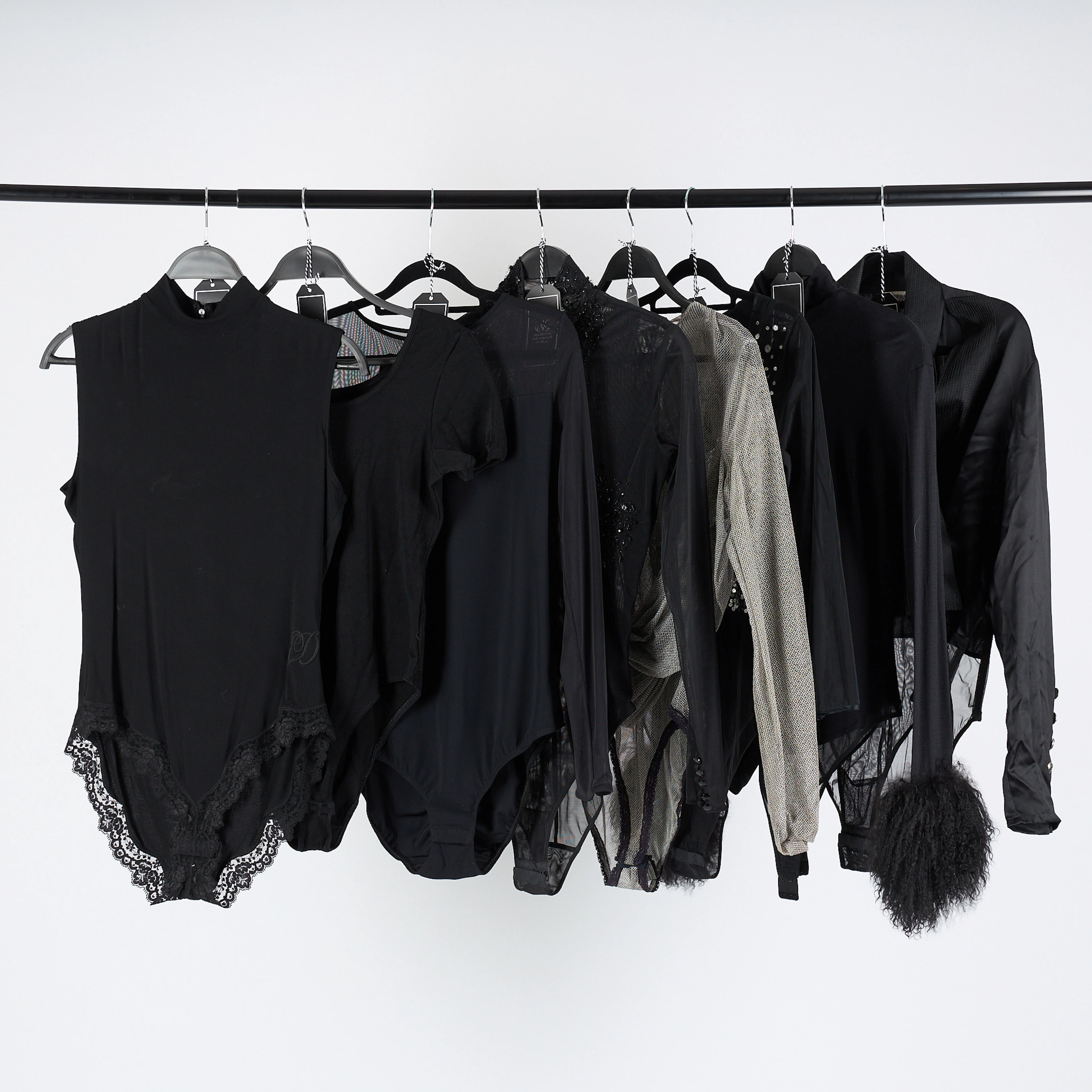 BODYN, 8 st, Christian Dior, 5 st Ferré, Della Marga och GT.