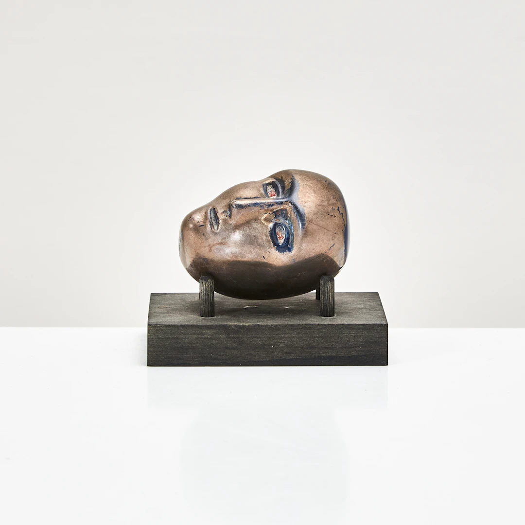 BERTIL VALLIEN. "Brains", skulptur, Kosta Boda, otydligt numrerad