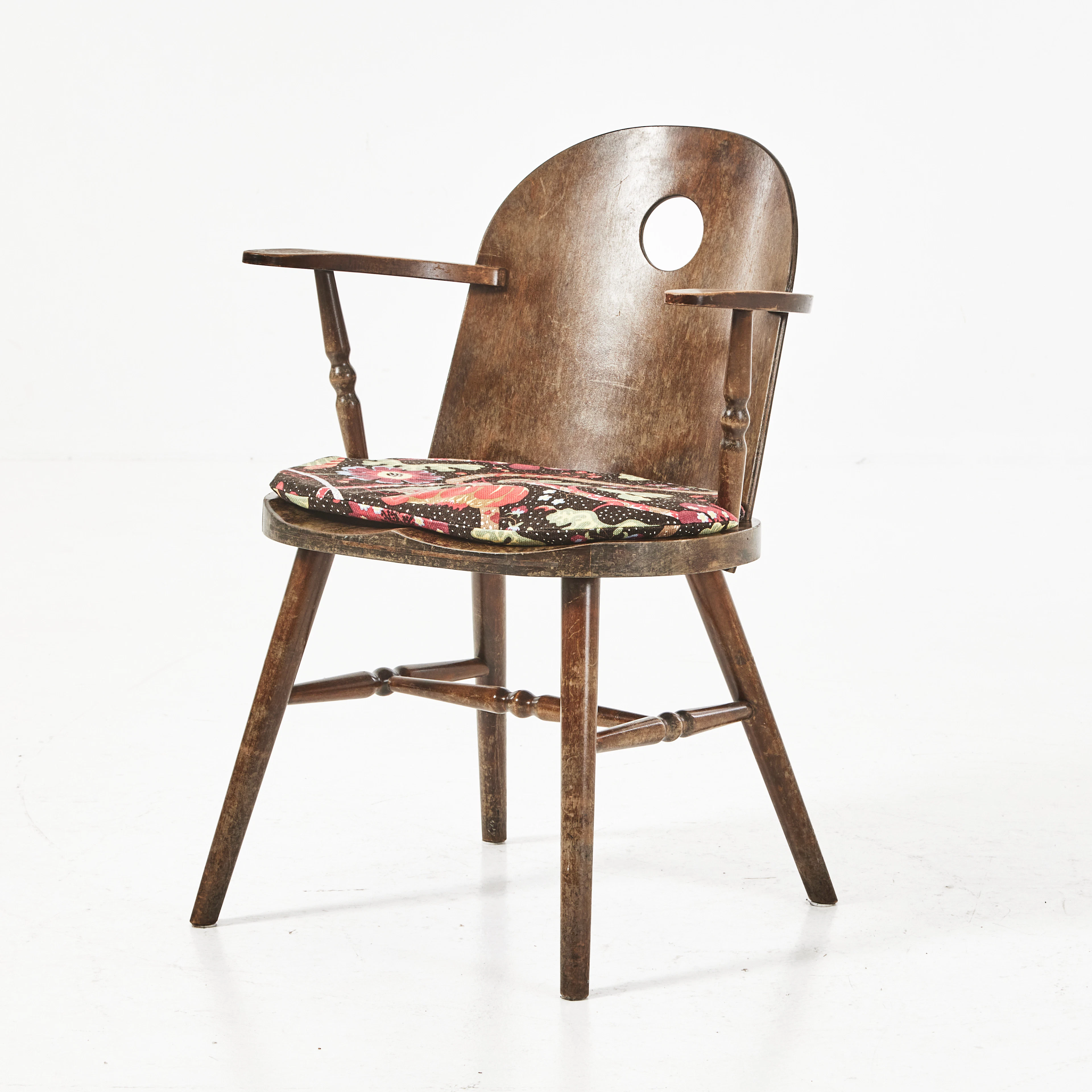 UNO ÅHRÉN. karmstol, Gemla möbler, 1930/40-tal, med senare sittdyna