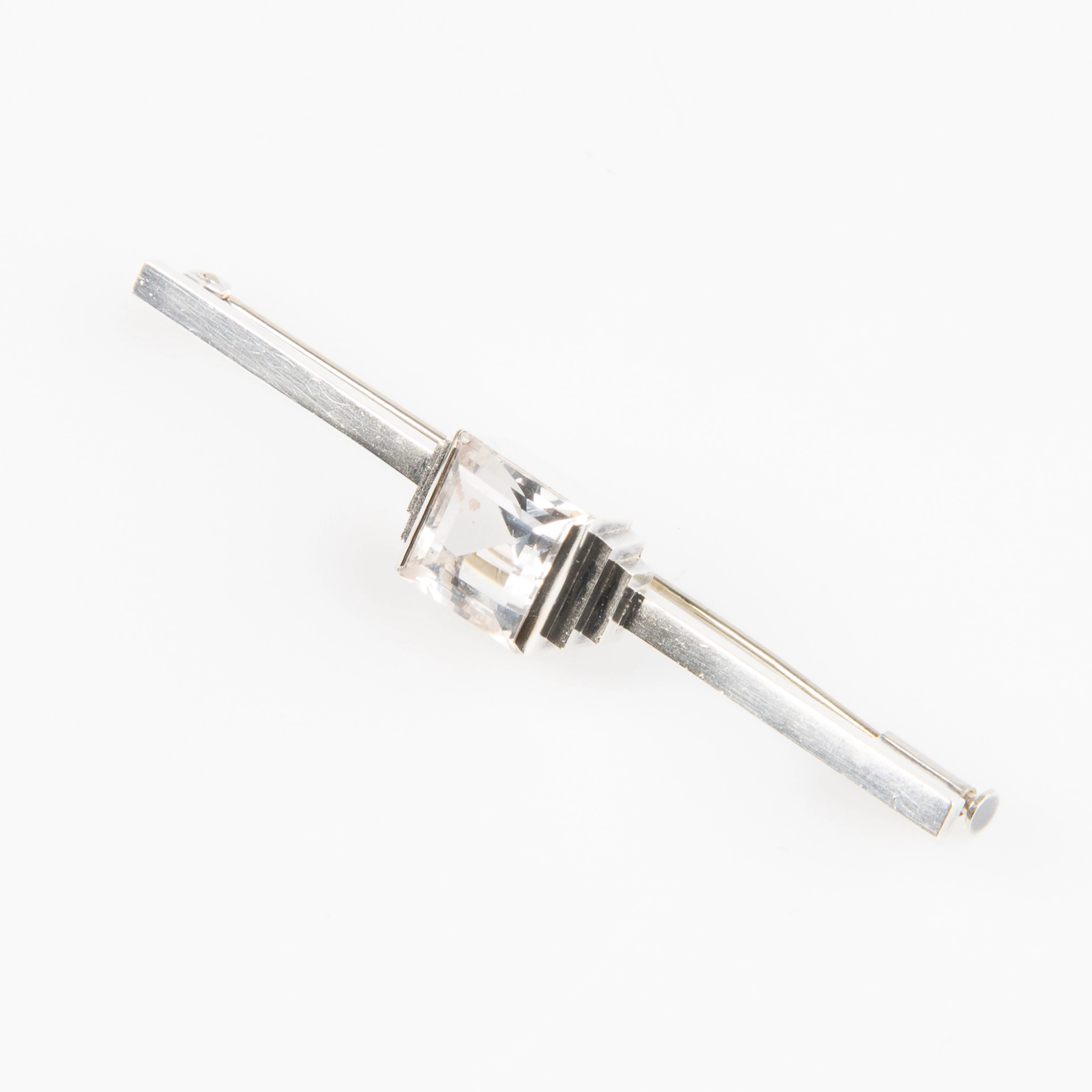 WIWEN NILSSON, bosch, sterlingsilver med fasettslipad bergkristall, Lund, 1939.