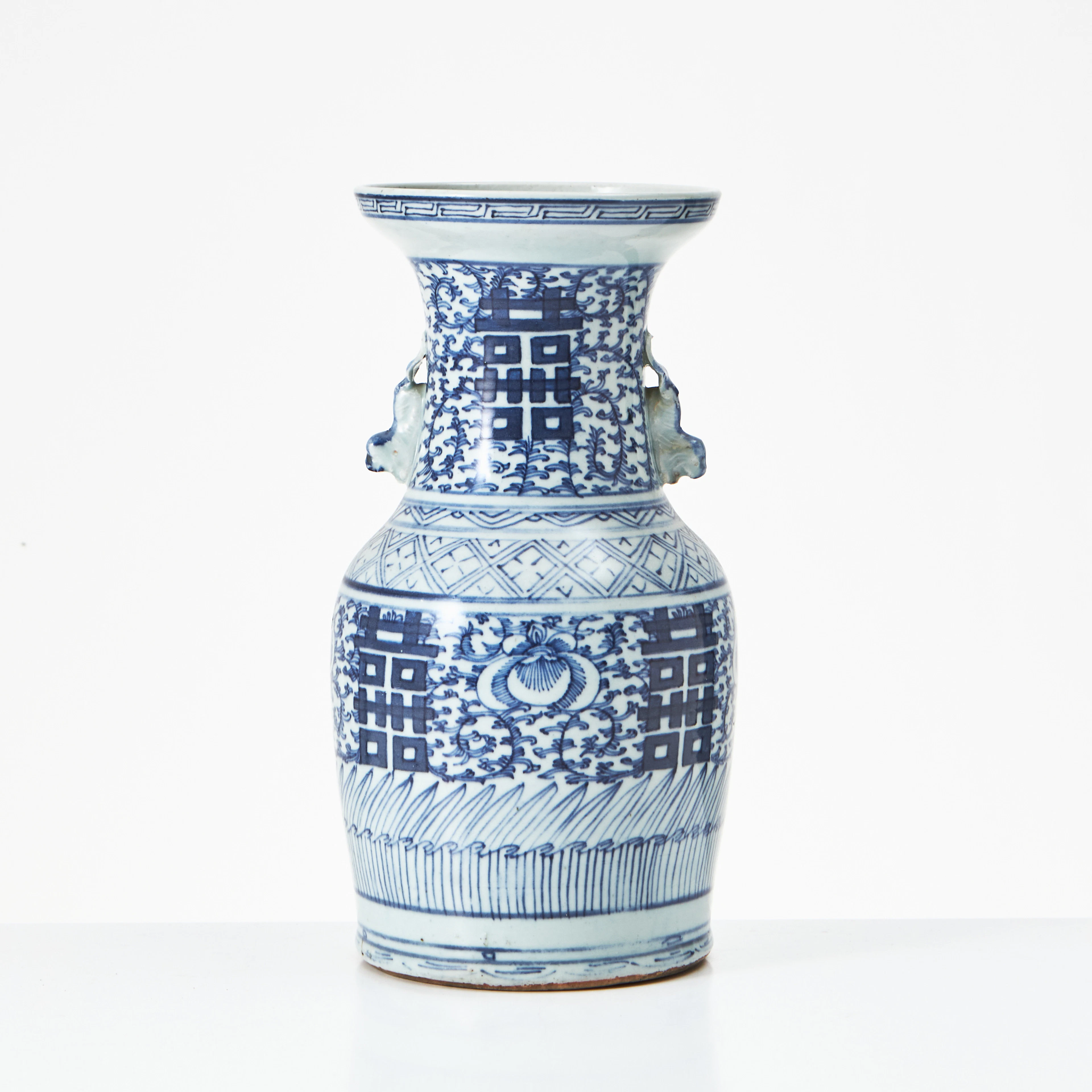 VAS, porslin, Kina, 1800-talets slut, balusterformad, med hänklar
