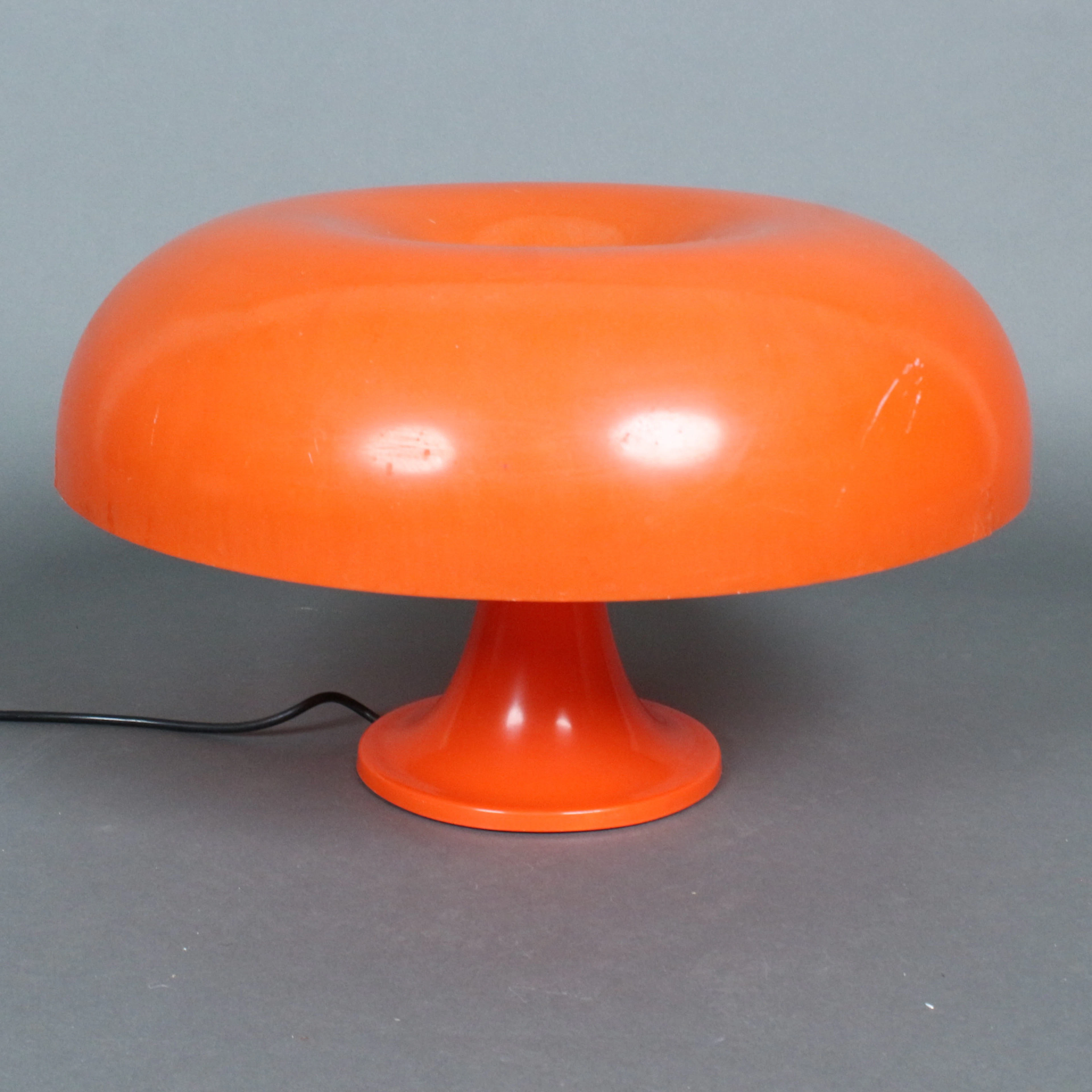 GIANCARLO MATTIOLI. Artemide. Tischleuchte, Modell 'Nesso', Erste