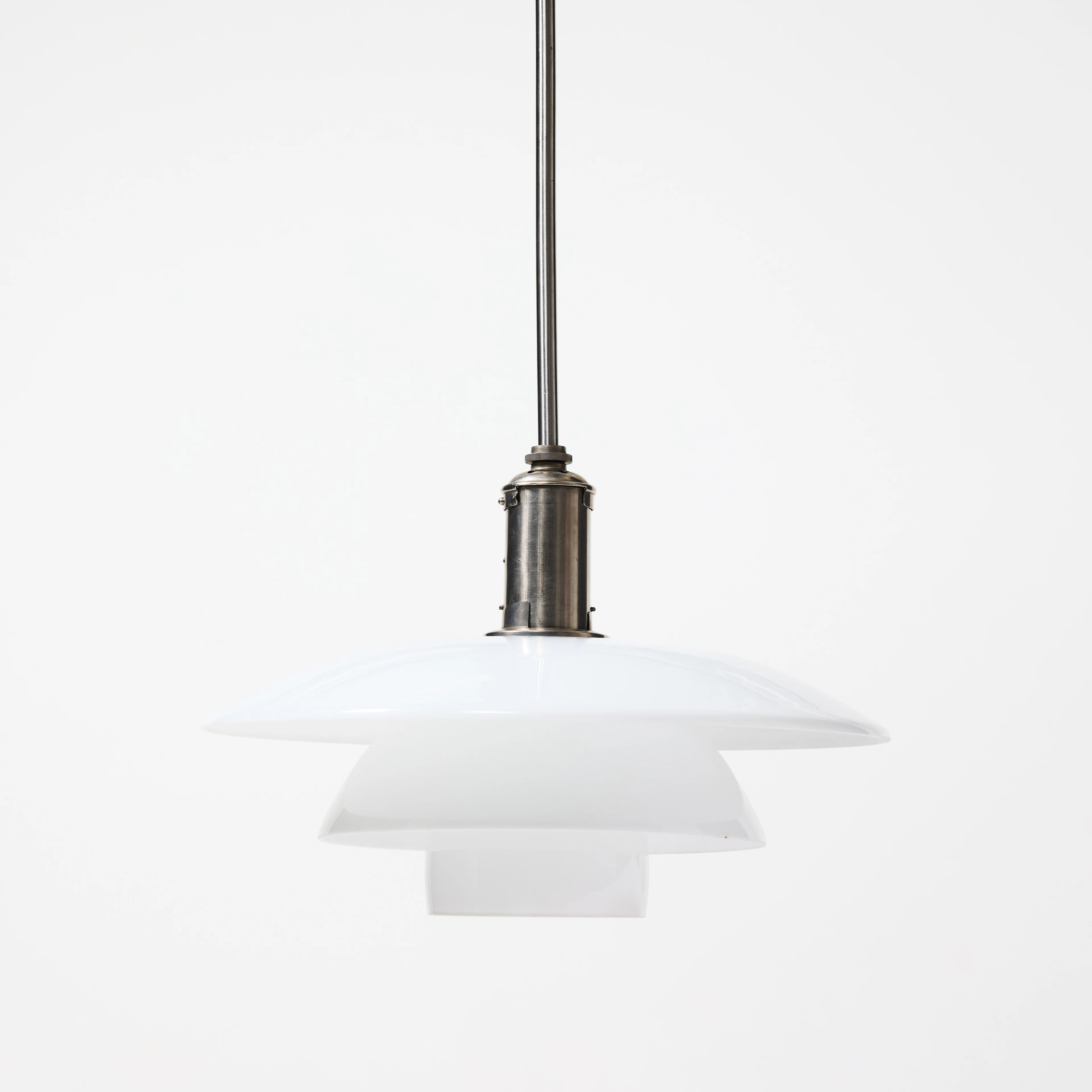 POUL HENNINGSEN. PH 4/4, Louis Poulsen, Danmark 1926-1928, förnicklad