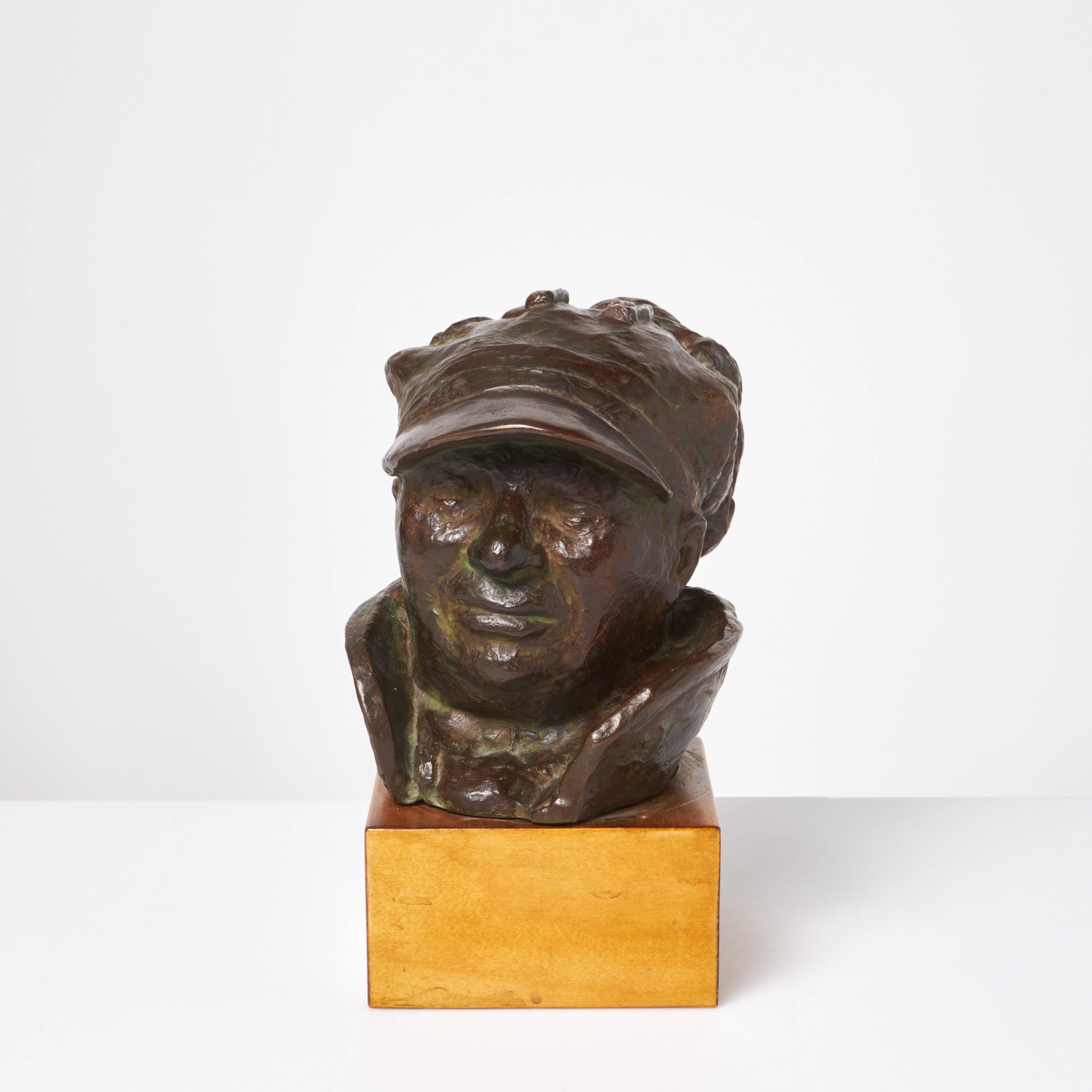 RUNO LETTE (1908-1981). Huvud, brons, på träsockel, föreställande