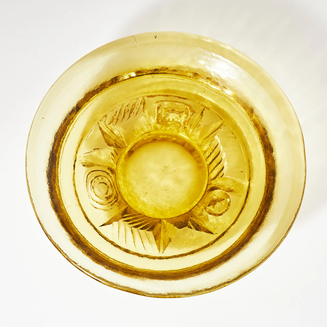 CHRISTER SJÖGREN. Skål, Lindshammars Glasbruk, 1960-tal, gjuten gul