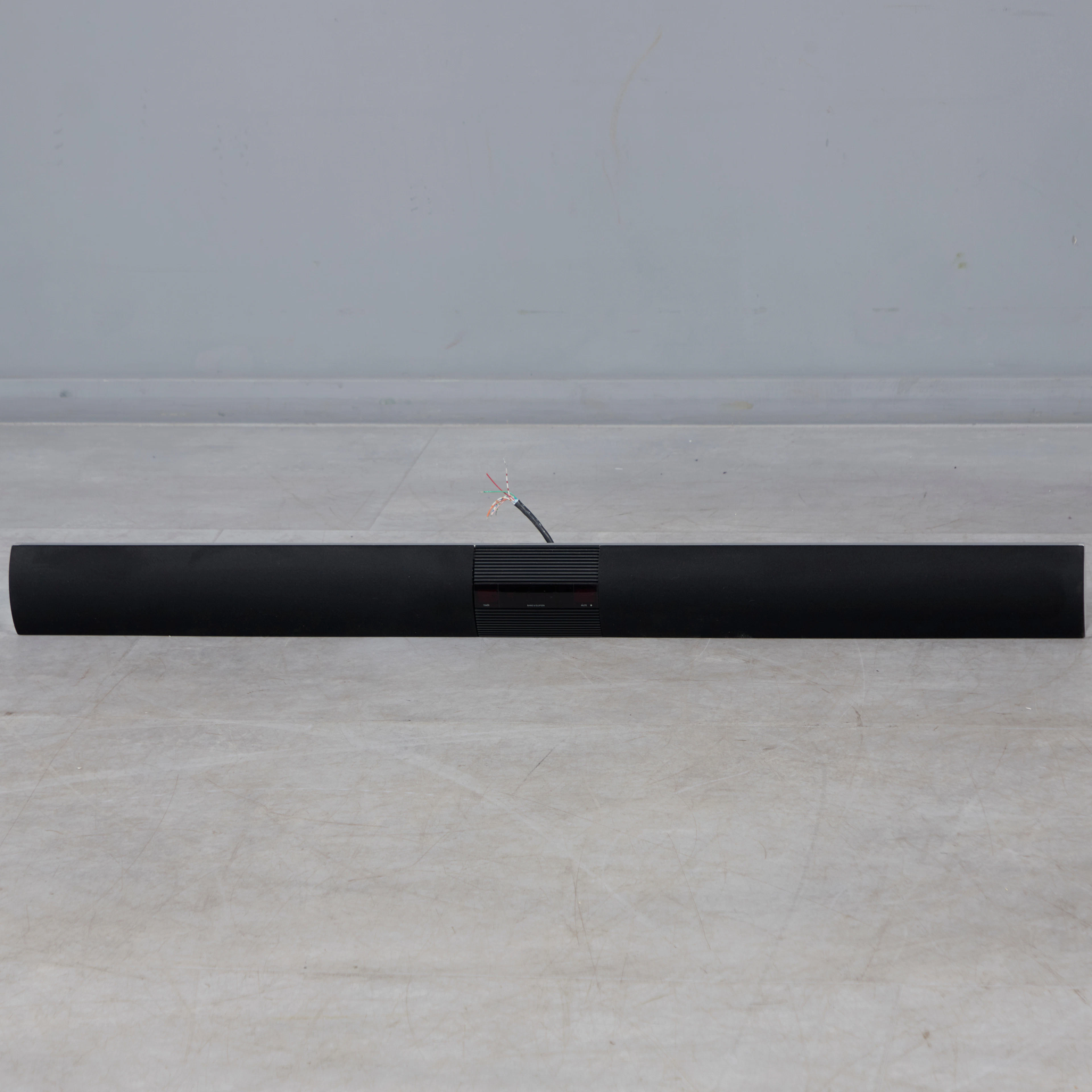 BANG & OLUFSEN. Lautsprecher, Modell 'Beolab 3500', Aluminium, Stoff
