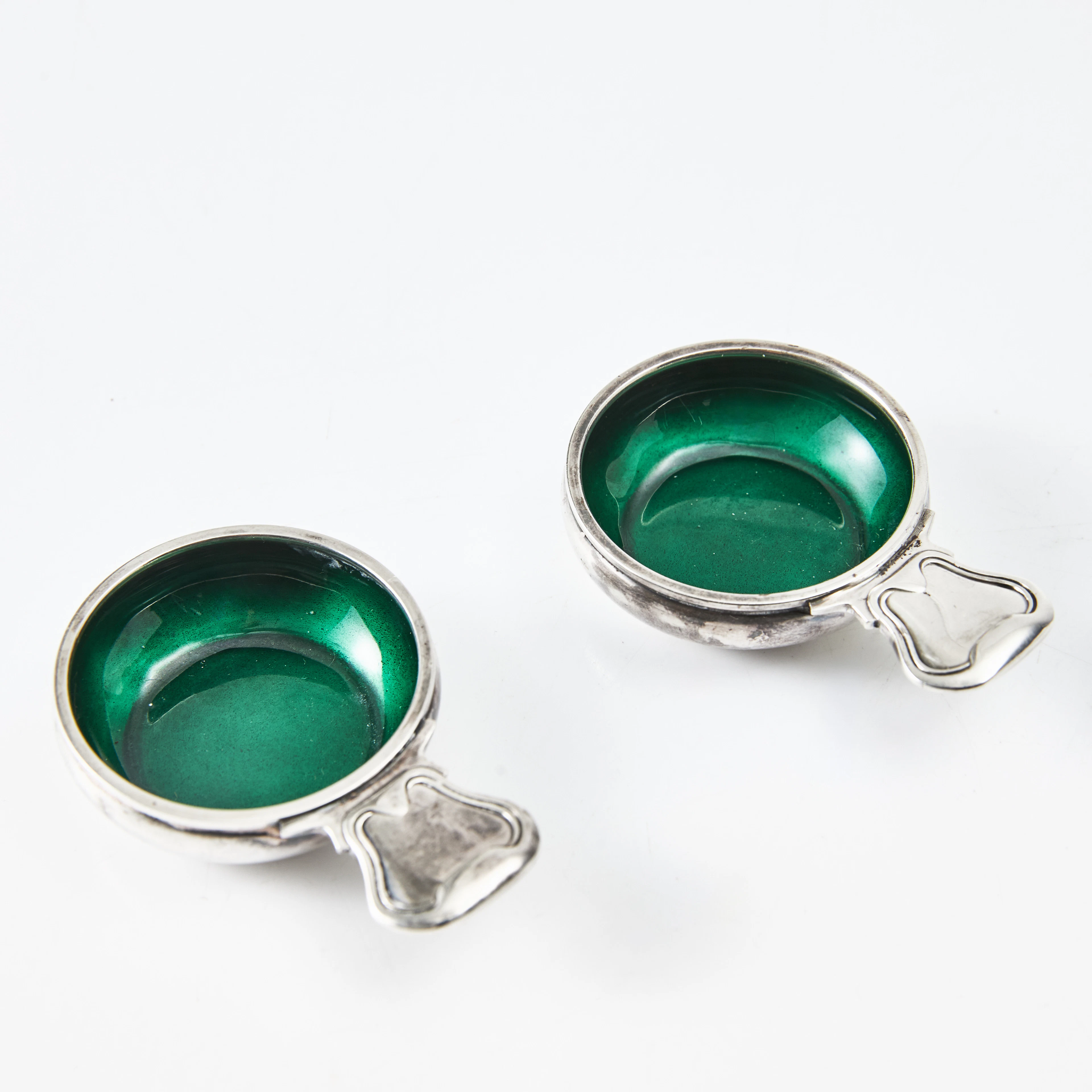 GEORG JENSEN. Saltkar, ett par sterlingsilver och emalj, Danmark efter