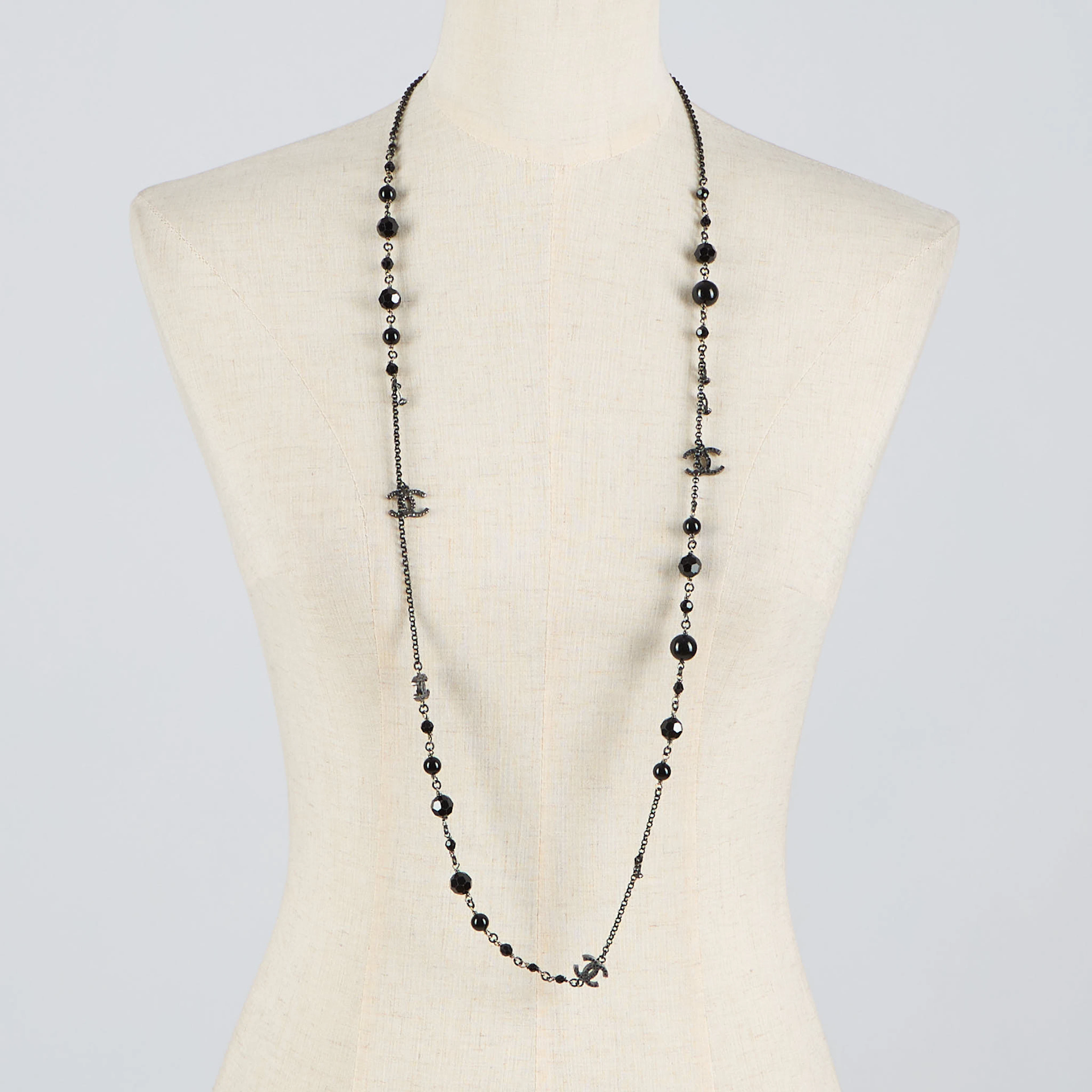 CHANEL, halsband, märkt 09.