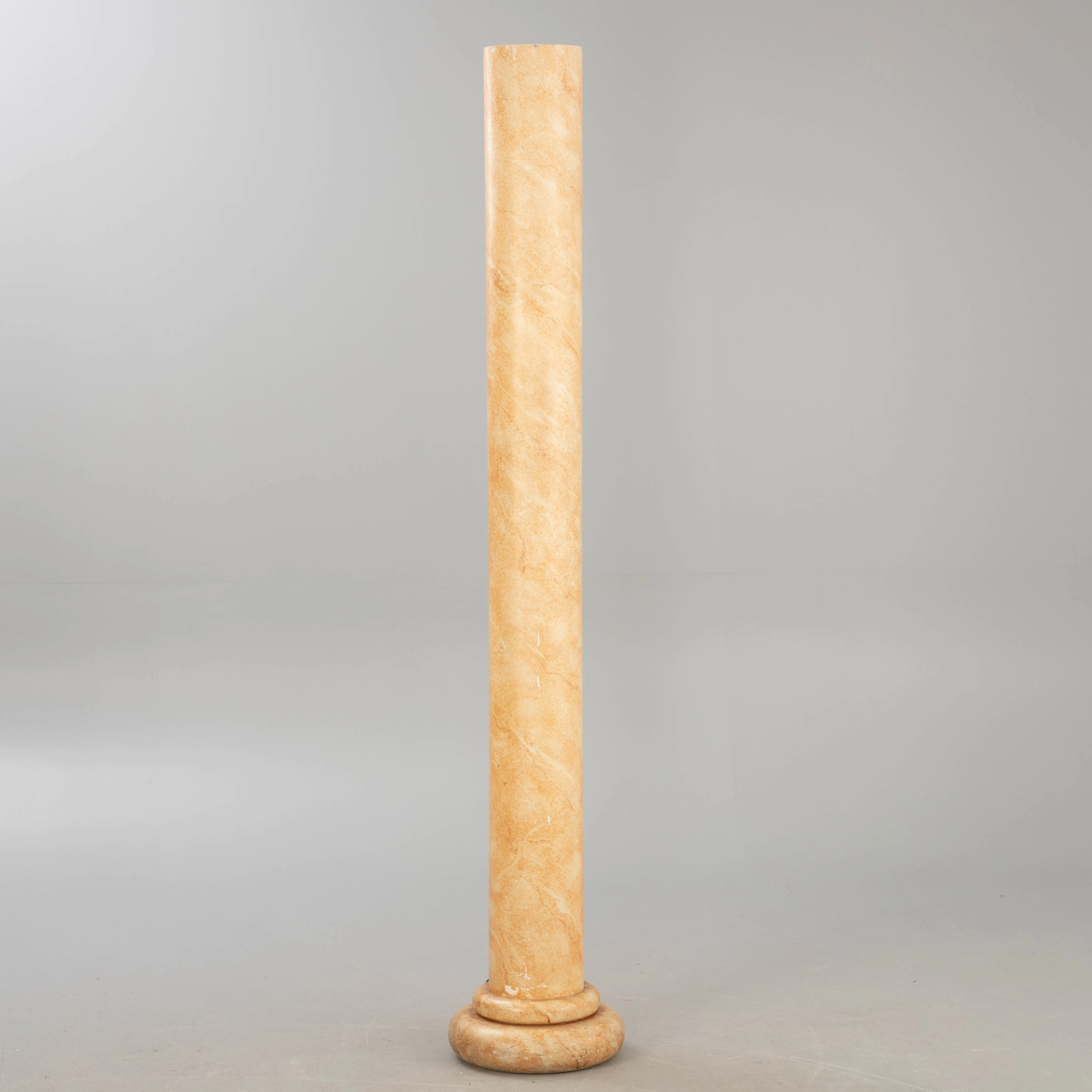 ERIC JACOBSON DESIGN. Säulenlampe, farbig gefasst, Modell 'EJD', 1990er Jahre.