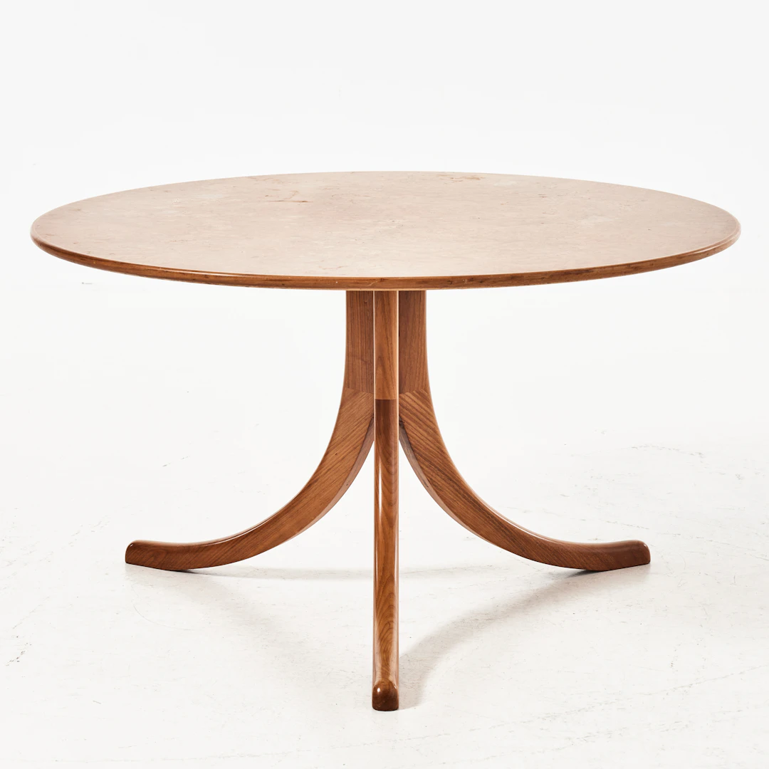JOSEF FRANK. Soffbord, modell 1028, tredelad benställning, skiva fanérad
