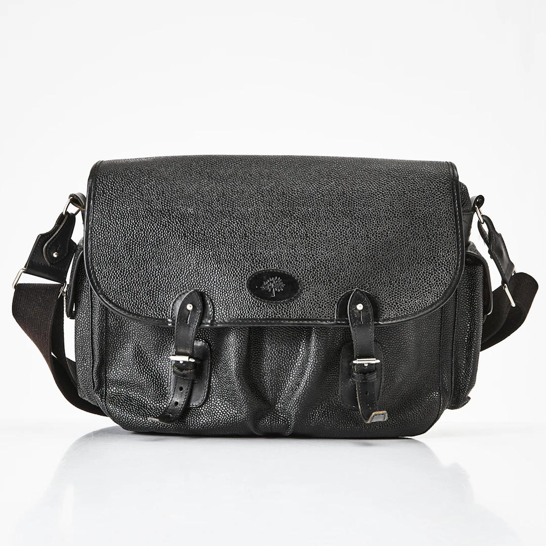 MULBERRY, axelbandsväska i scotchgrain, detaljer i vitmetall, justerbar