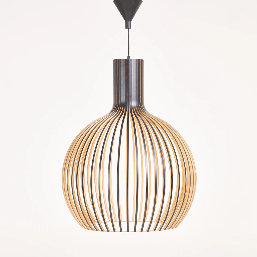 SEPPO KOHO. Taklampa, Secto Design Oy ”Octo 4240", björk med svart bemålning.