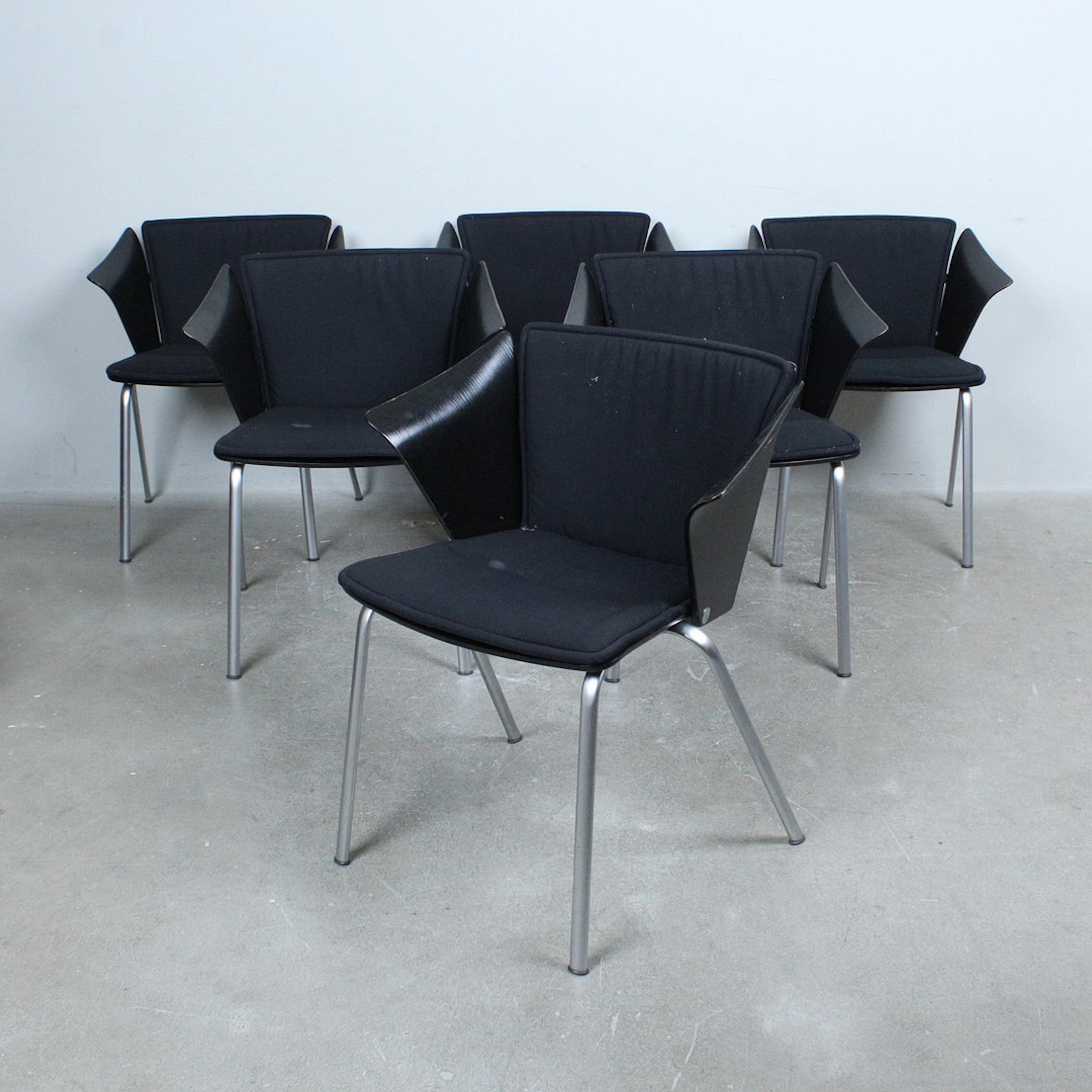 VICO MAGISTRETTI. Fritz Hansen, Sechs Stühle, Modell '' VM3 '' , 1990er.