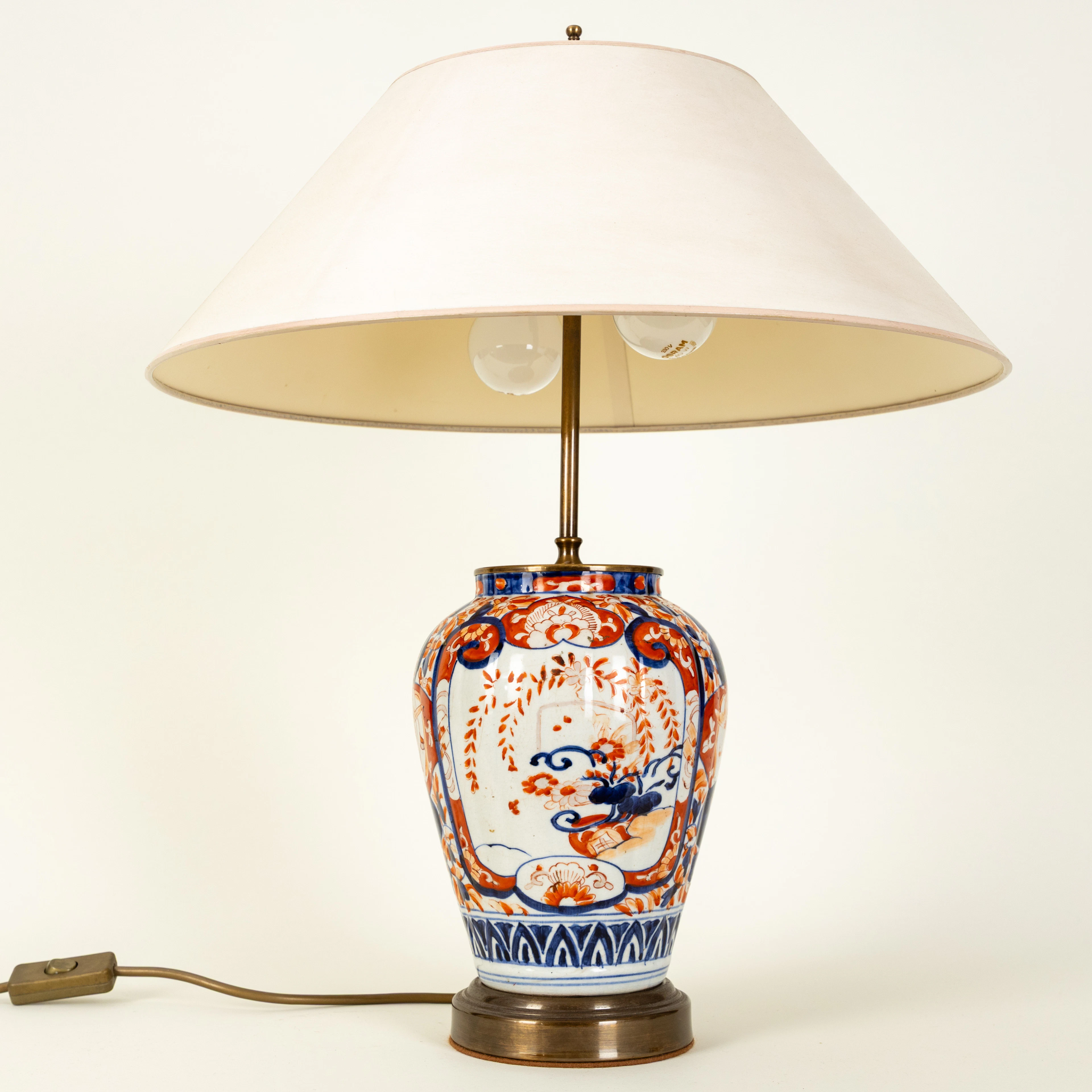 Tischlampe mit Imari-Dekor, Japan/Deutschland, 20. Jh.