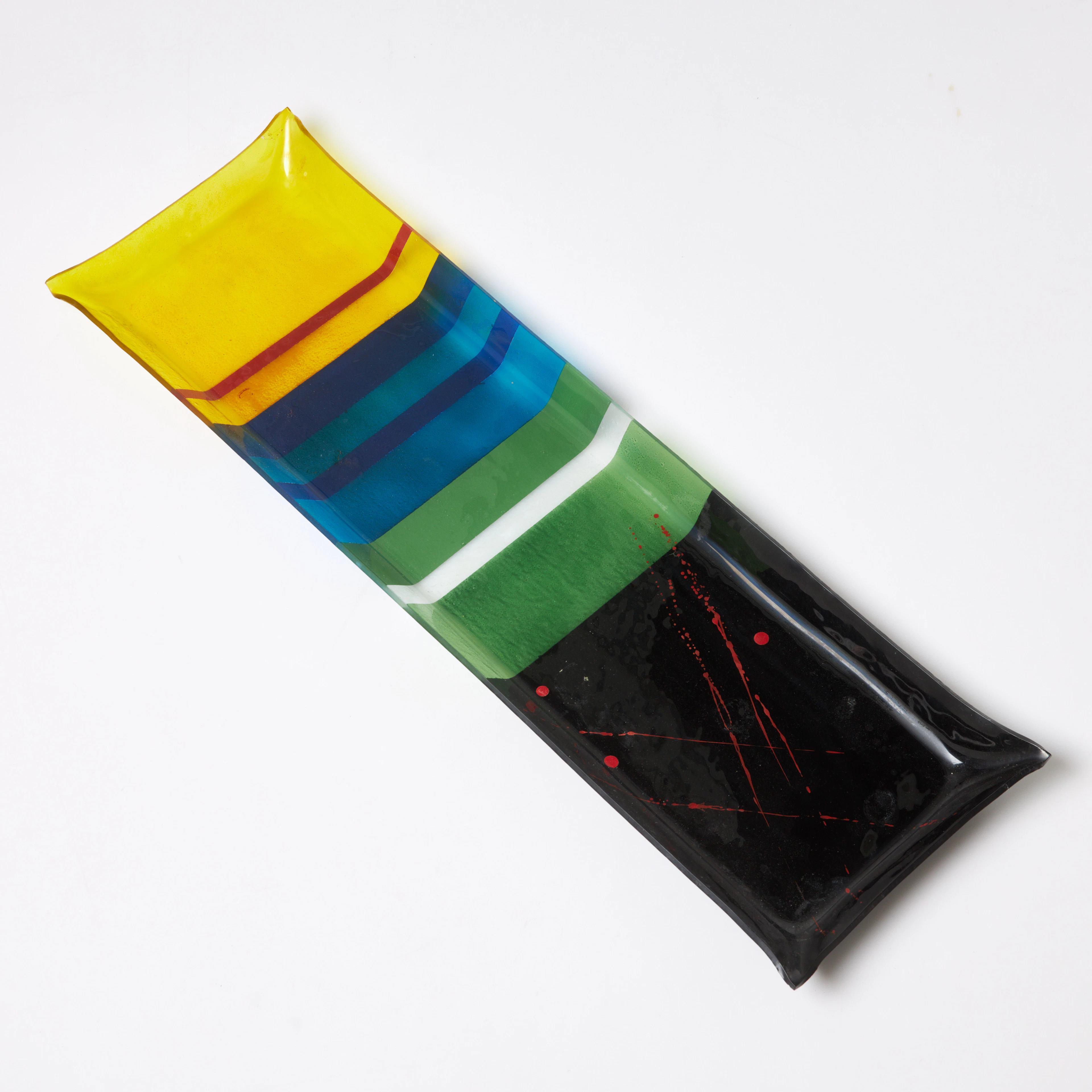 ÅSA BRANDT. glasfat, signerat, rektangulärt, polykromt färgat glas.