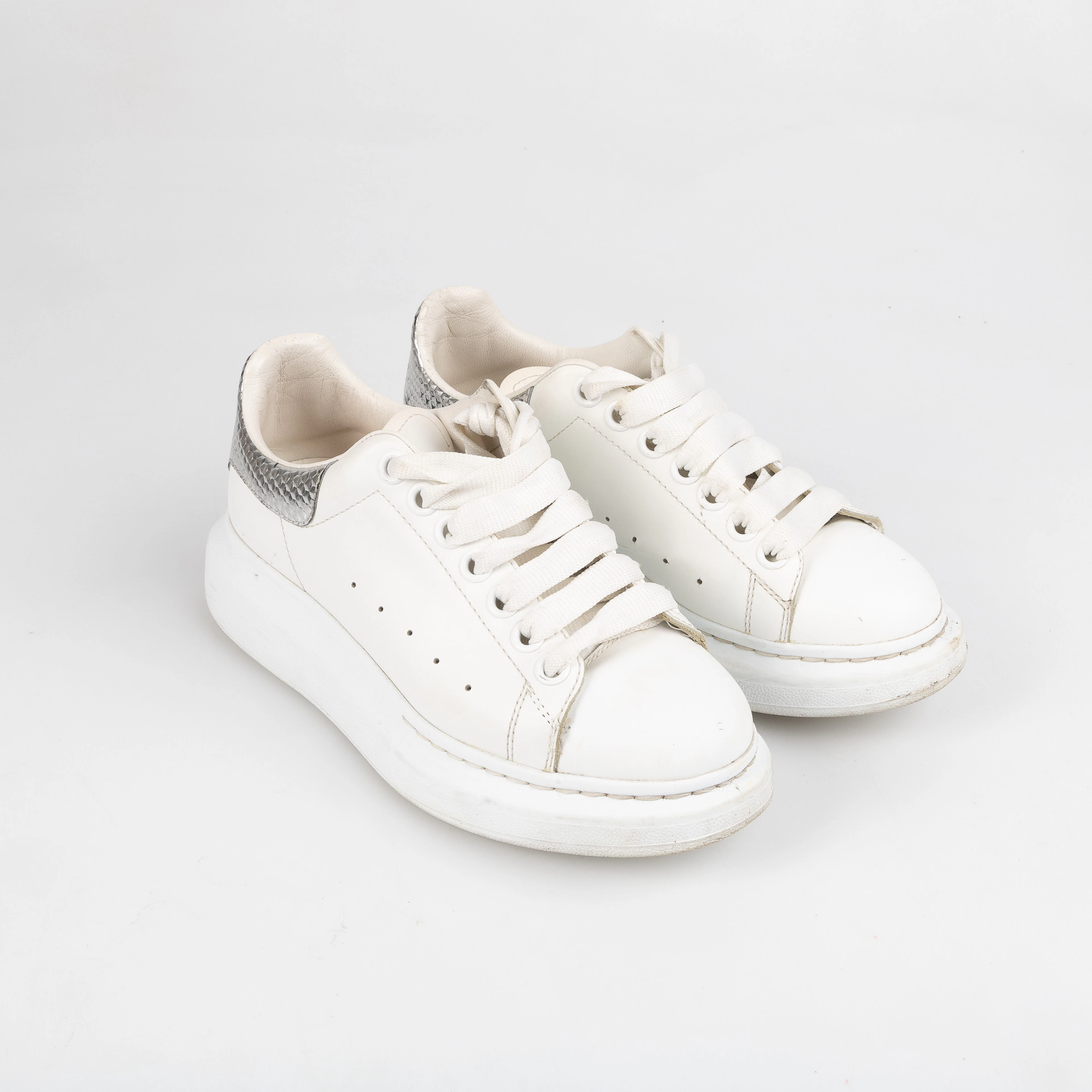 SKOR, Alexander McQueen, "Larry", storl 38.