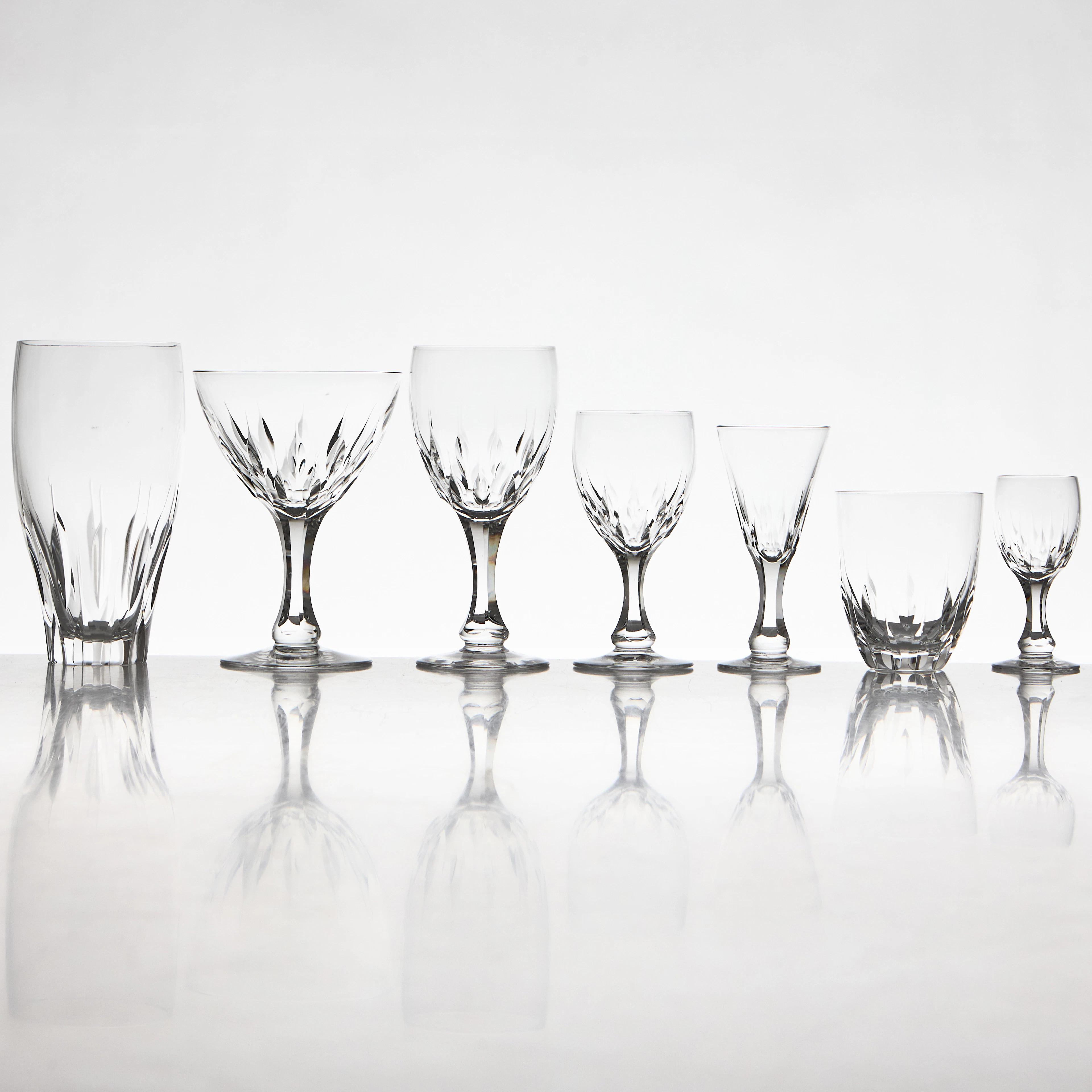 VICKE LINDSTRAND, glasservis "Fontän" Kosta.