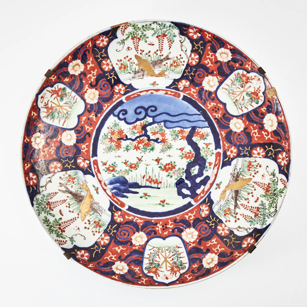 PRAKTFAT, porslin, Japan, 1900-talets början, Imari, dekor av kartuscher