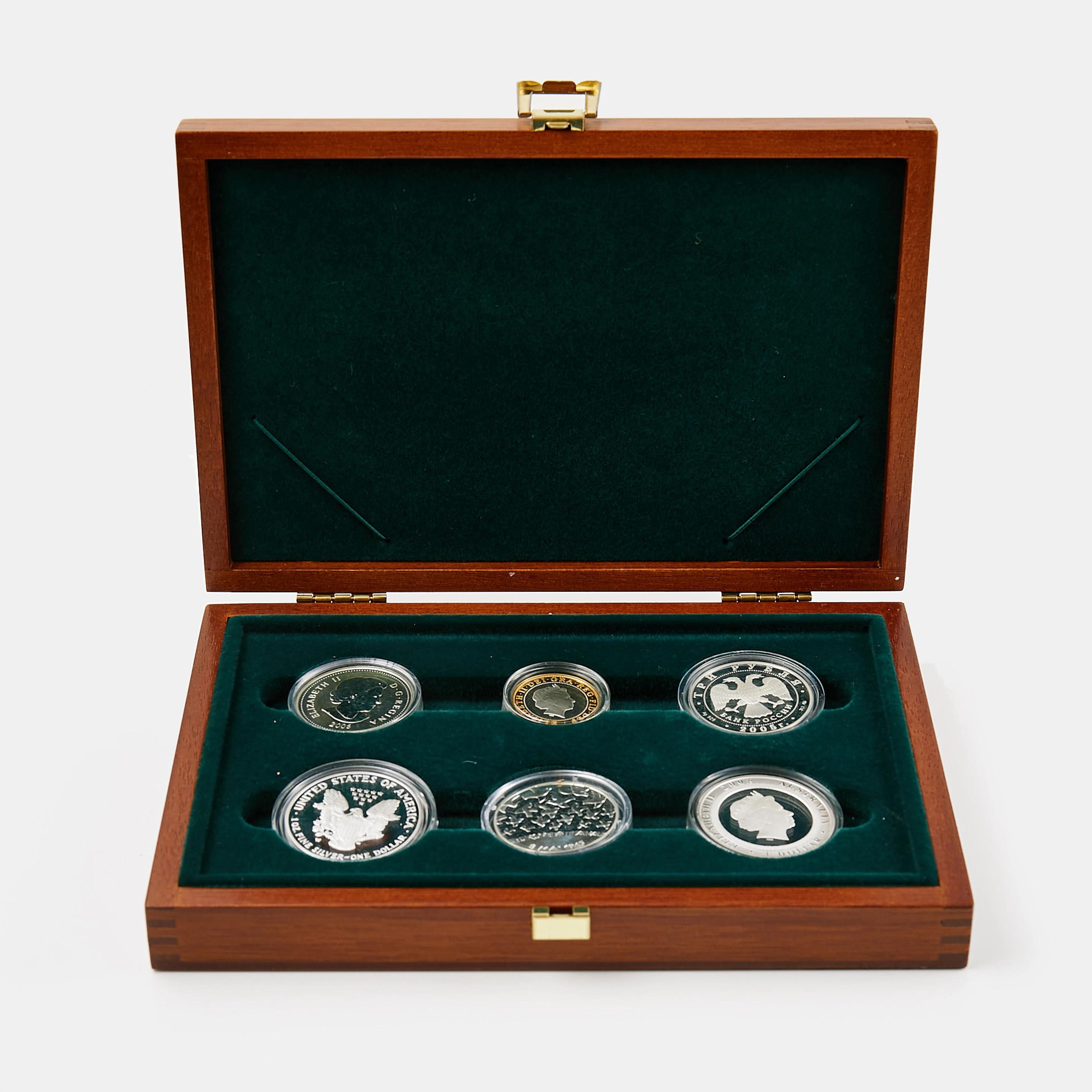 MINNESMYNT, 6 st, 900-999/1000 silver, "The End of WWII 1945-2005"