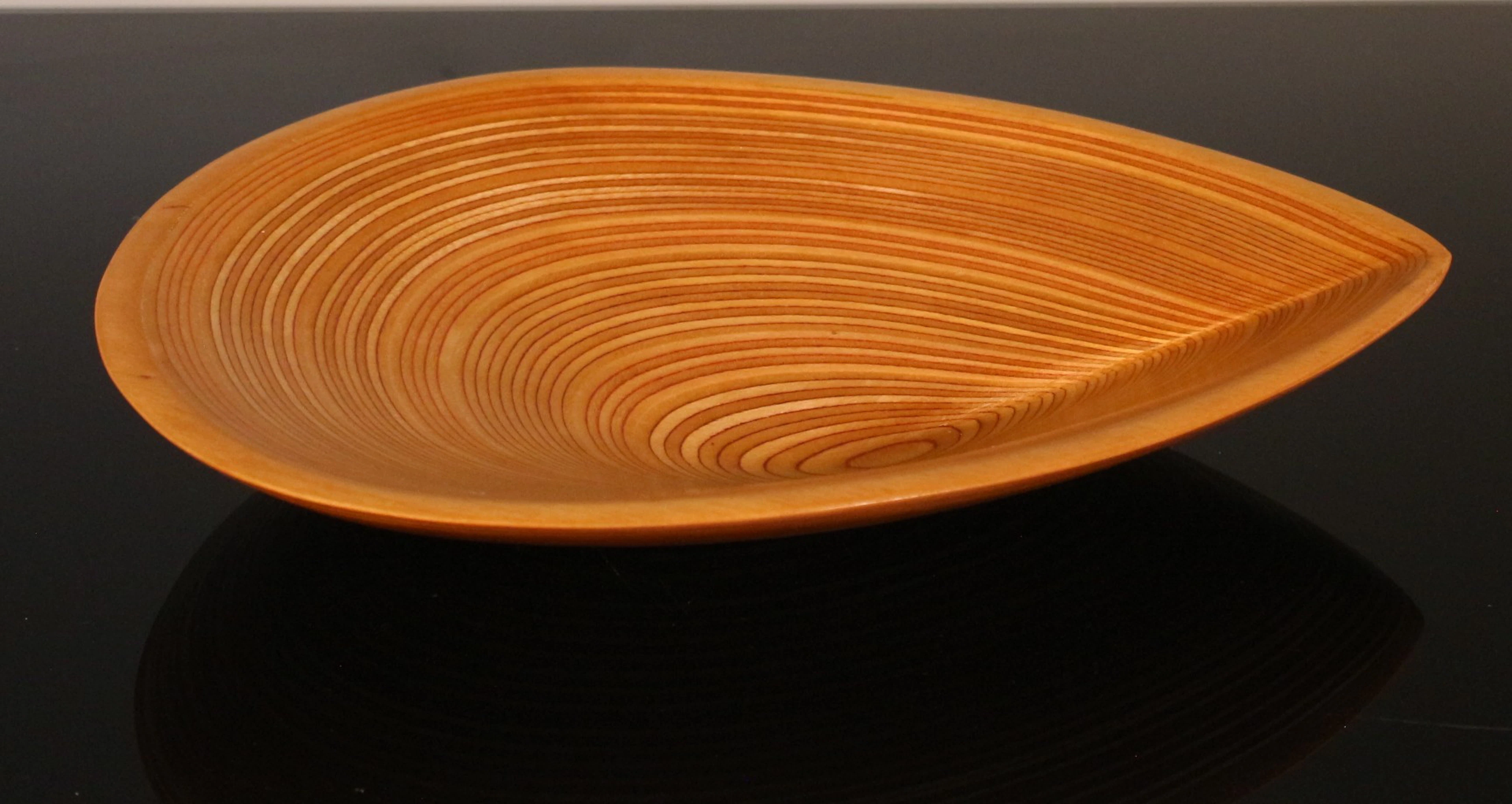 TAPIO WIRKKALA (1915-1985). Schale aus Birkenfurnier in Form eines