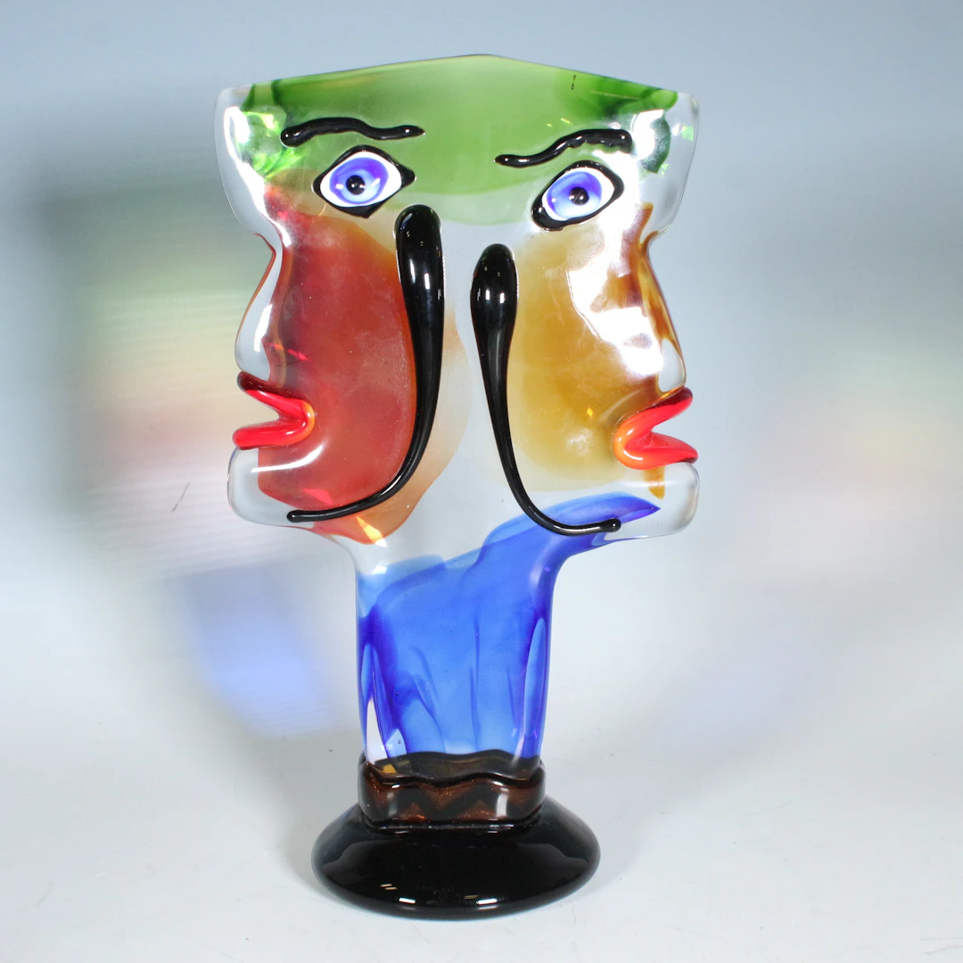 Kubistische Glasskulptur.
