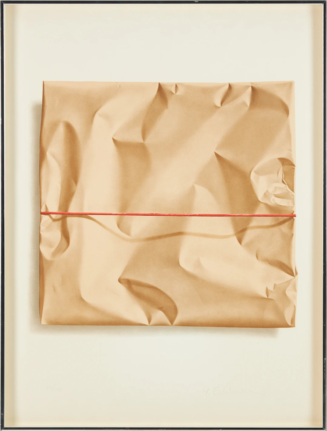 YRJÖ EDELMANN. Inslaget paket med rött snöre, signerad, 112/150.