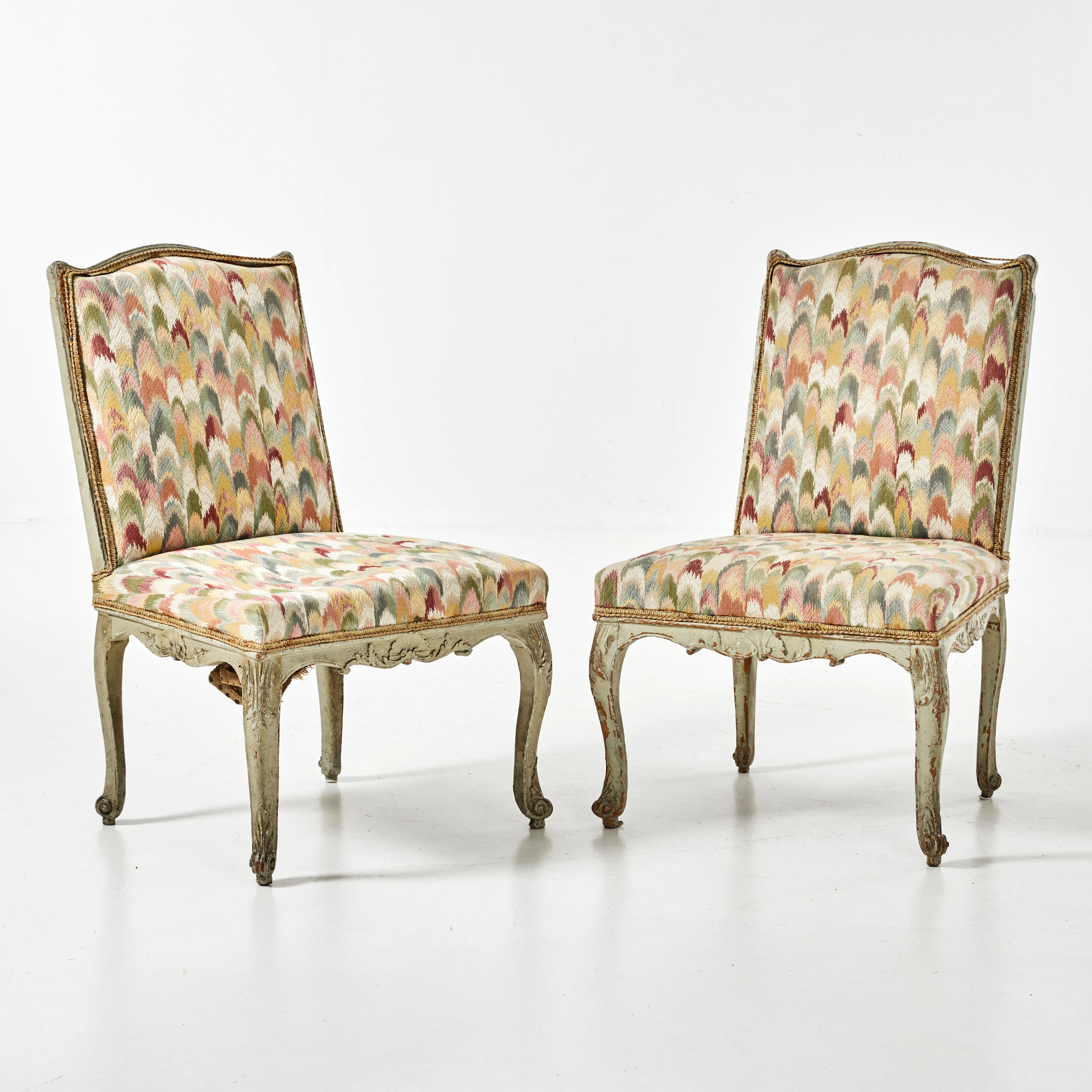 STOLAR, 1 par, 1700-tal Frankrike, Louis XV, skuren dekor.