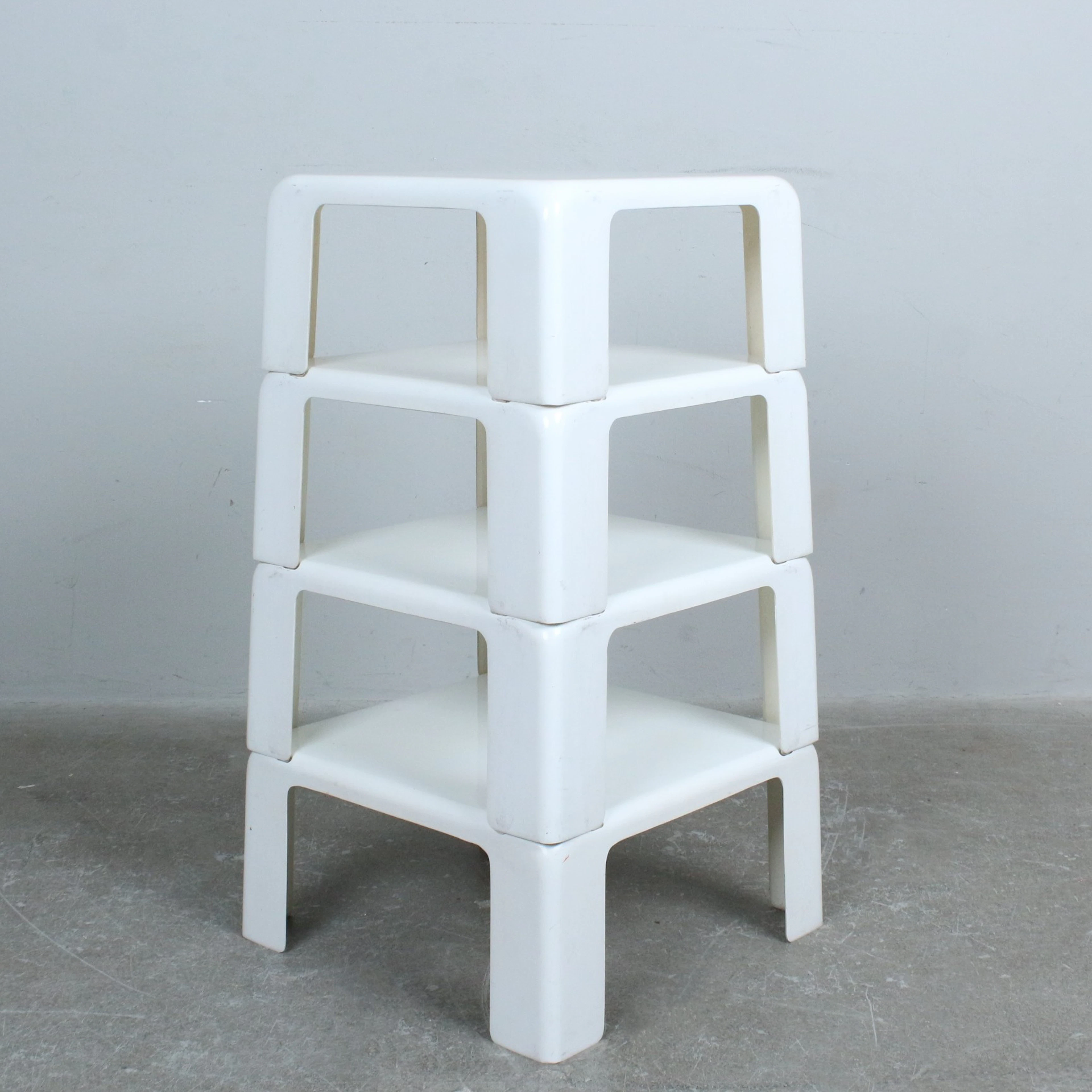MARIO BELLINI. C&B Italia, Stapelbaren Beistelltische/ Regal, Modell