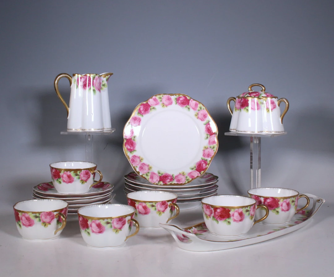 ROSENTHAL. Kronach-Bavaria, Porzellanservice, "Chrysantheme" / "Cäcilie"