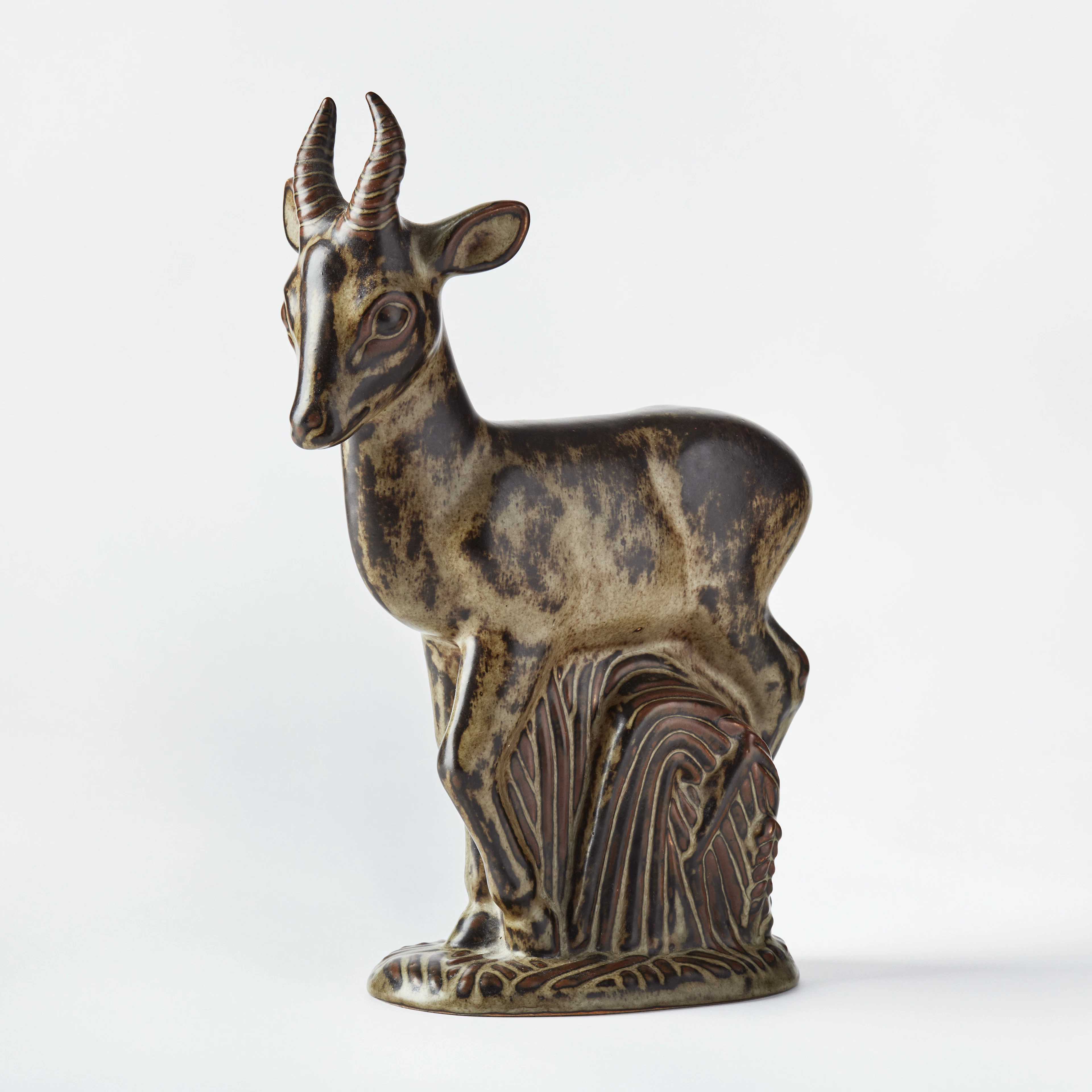 AXEL SALTO. Skulptur, Royal Copenhagen, i form av en antilop, formgiven