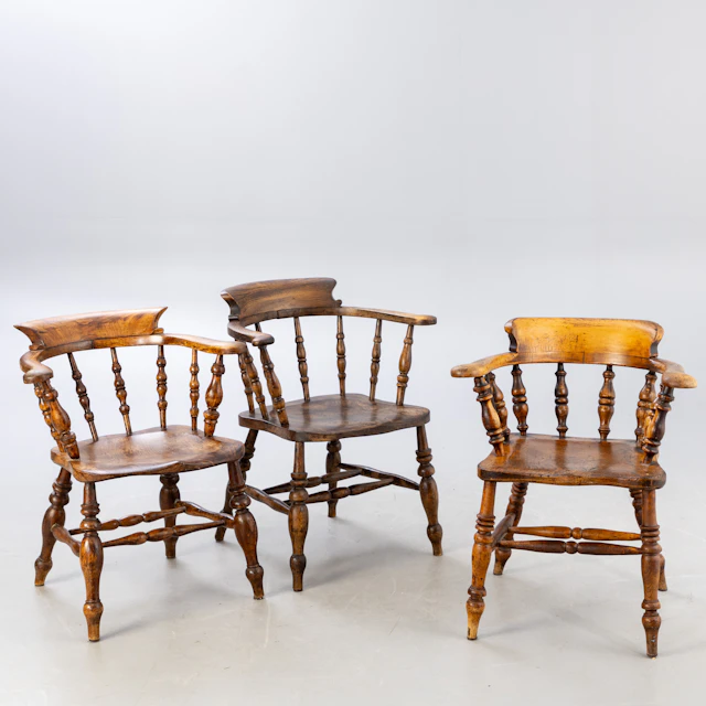Drei viktorianische Captains Chairs, England, 19. Jh. (3).