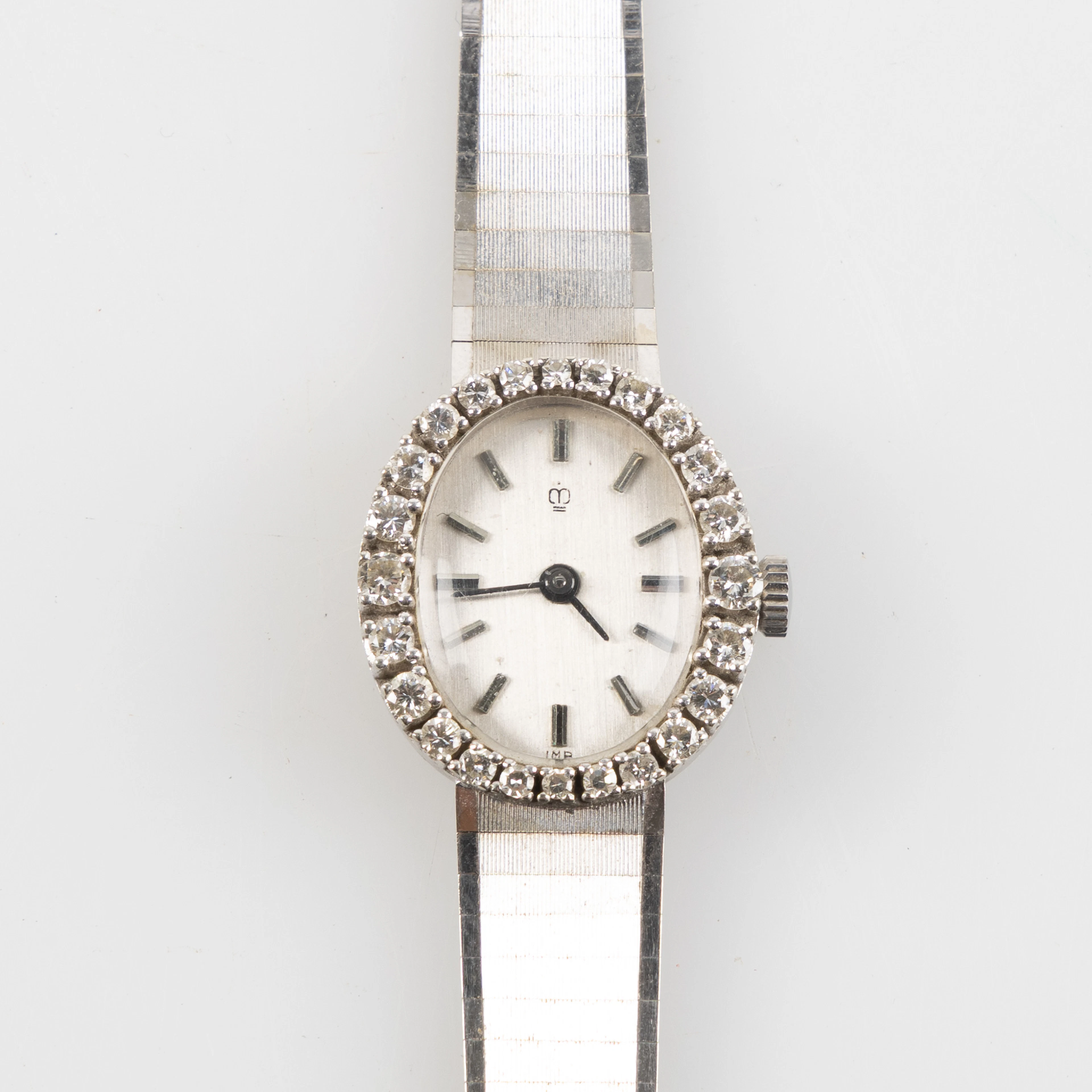 OKÄND TILLVERKARE, armbandsur, 19x21,5 mm, 18K vitguld, diamantring, ca 1968.
